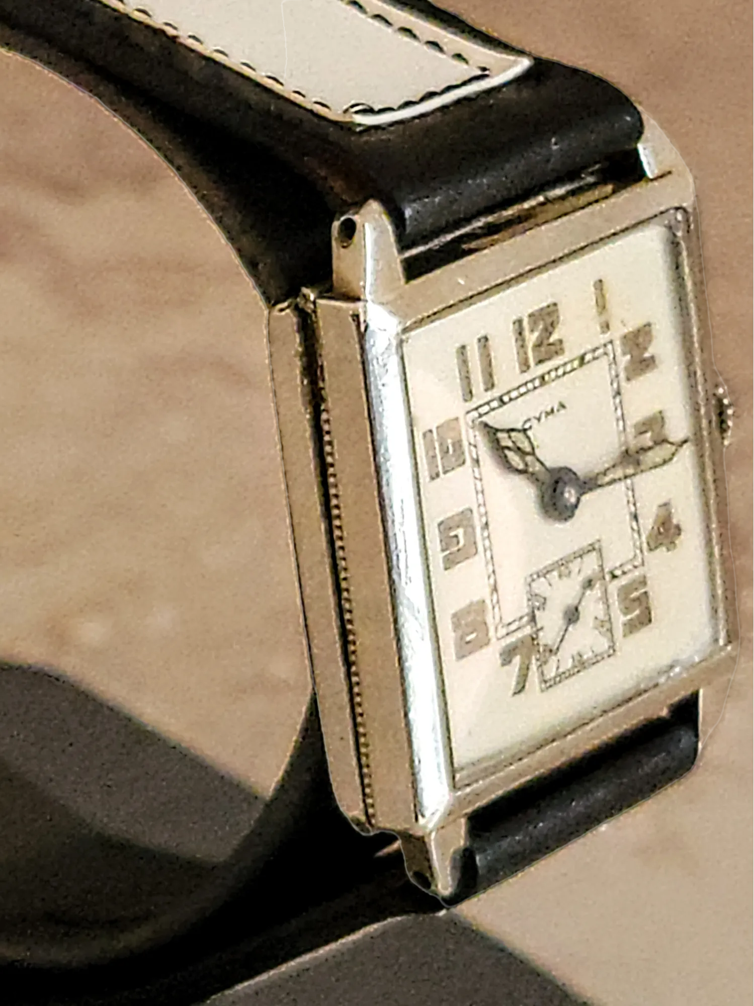 1930's CYMA Art Deco Wristwatch 15 Jewels Ref. 038 Swiss Made