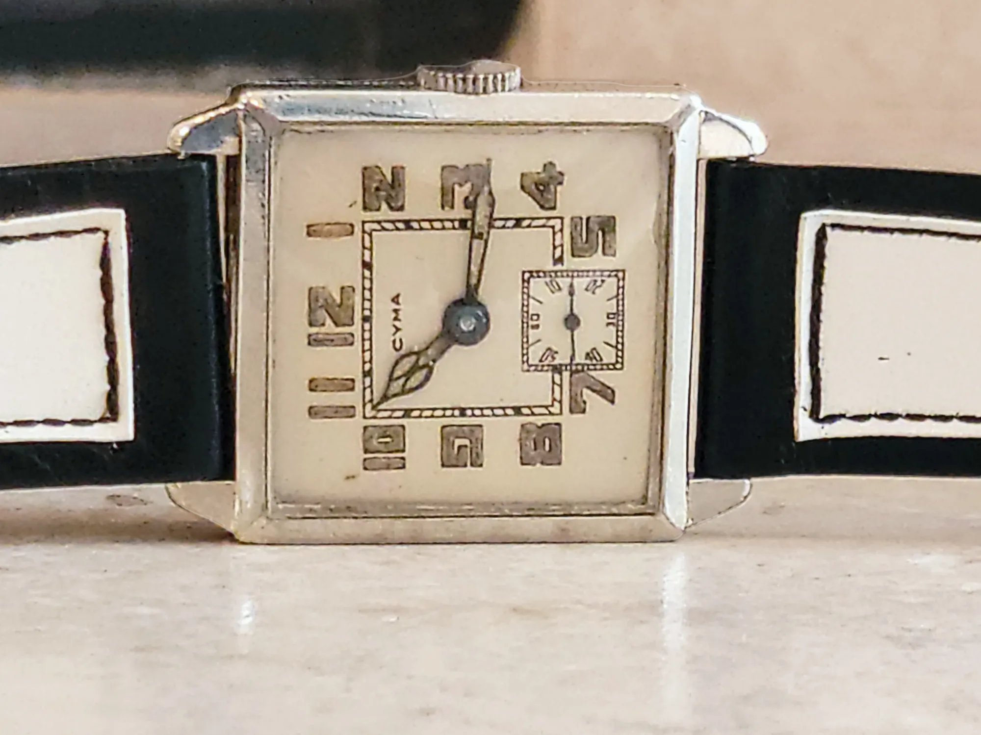 1930's CYMA Art Deco Wristwatch 15 Jewels Ref. 038 Swiss Made
