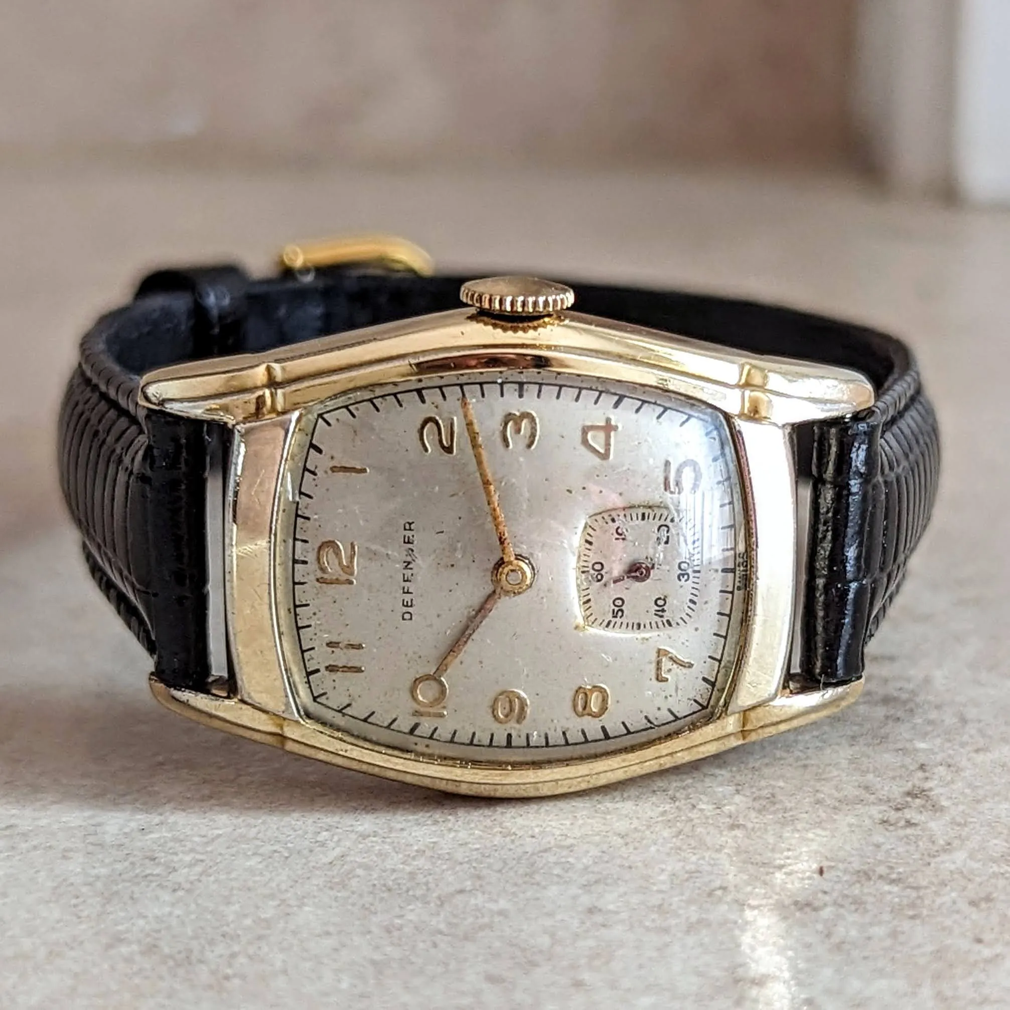1940s DEFENDER Mechanical Wristwatch 17 Jewels Swiss Made Vintage Watch