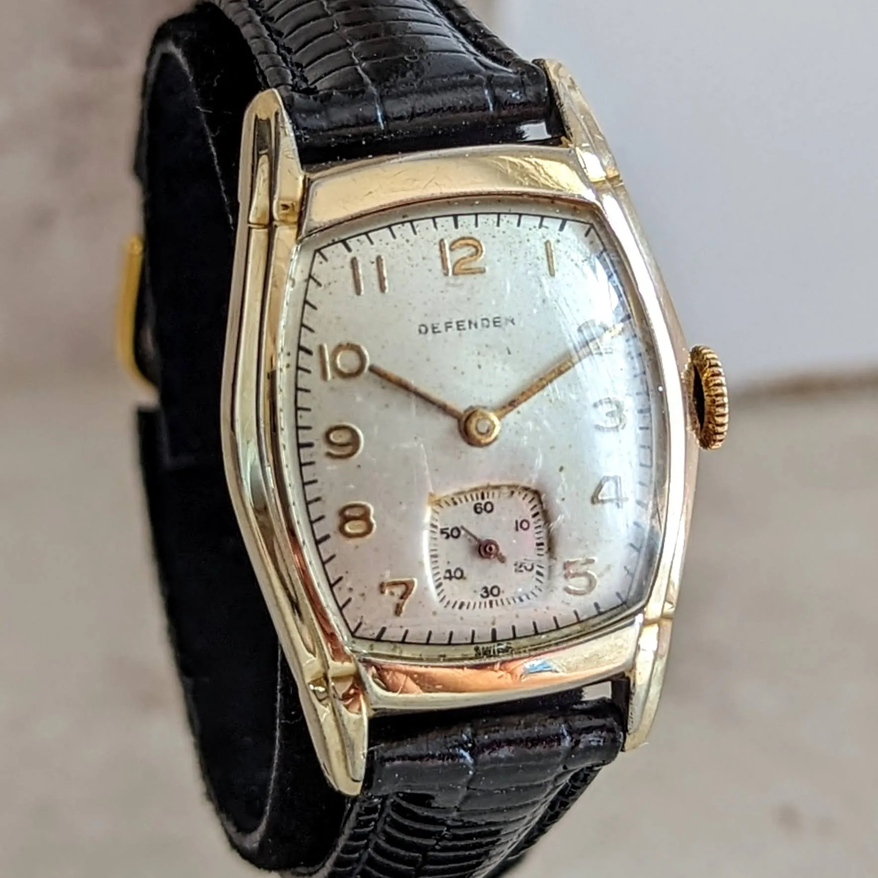 1940s DEFENDER Mechanical Wristwatch 17 Jewels Swiss Made Vintage Watch