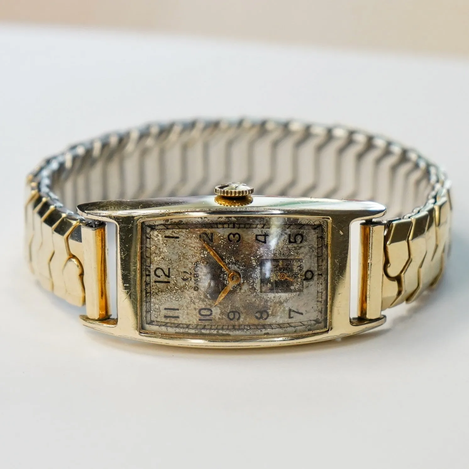 1945 OMEGA Watch 17 Jewels Cal. R17.8 Tank Case Vintage Swiss Wristwatch 14K G.F.