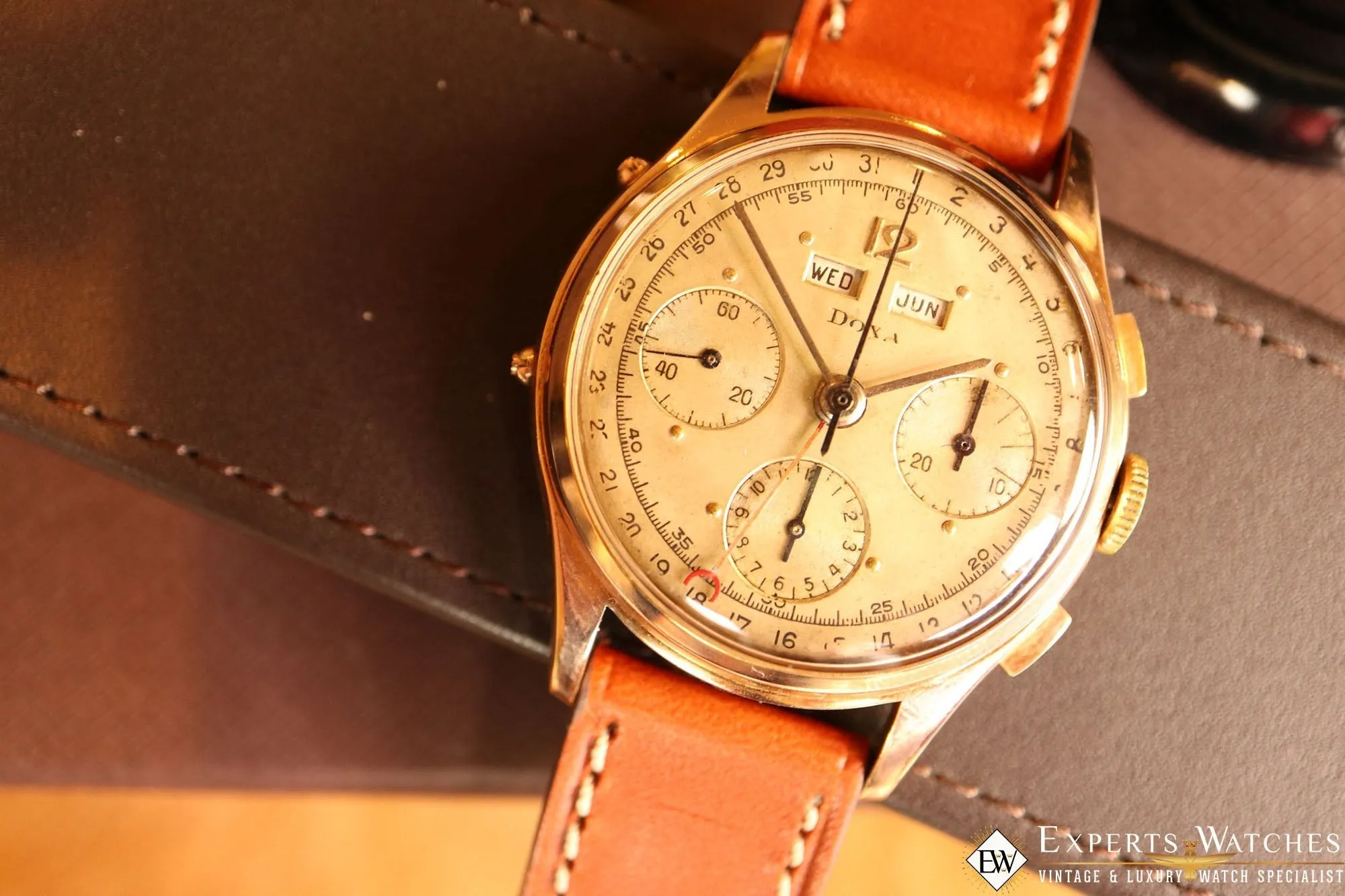 1950s Vintage DOXA VALJOUX 72C Triple Date Day Calendar Chronograph Gold Watch