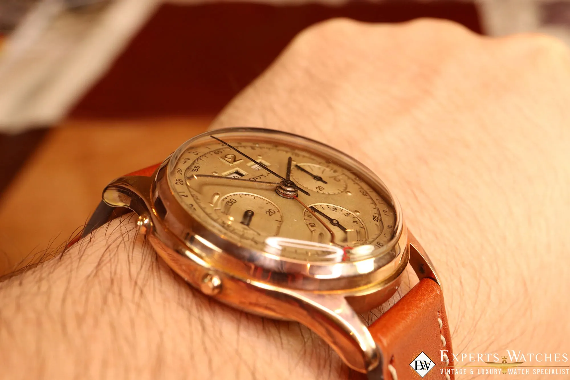 1950s Vintage DOXA VALJOUX 72C Triple Date Day Calendar Chronograph Gold Watch