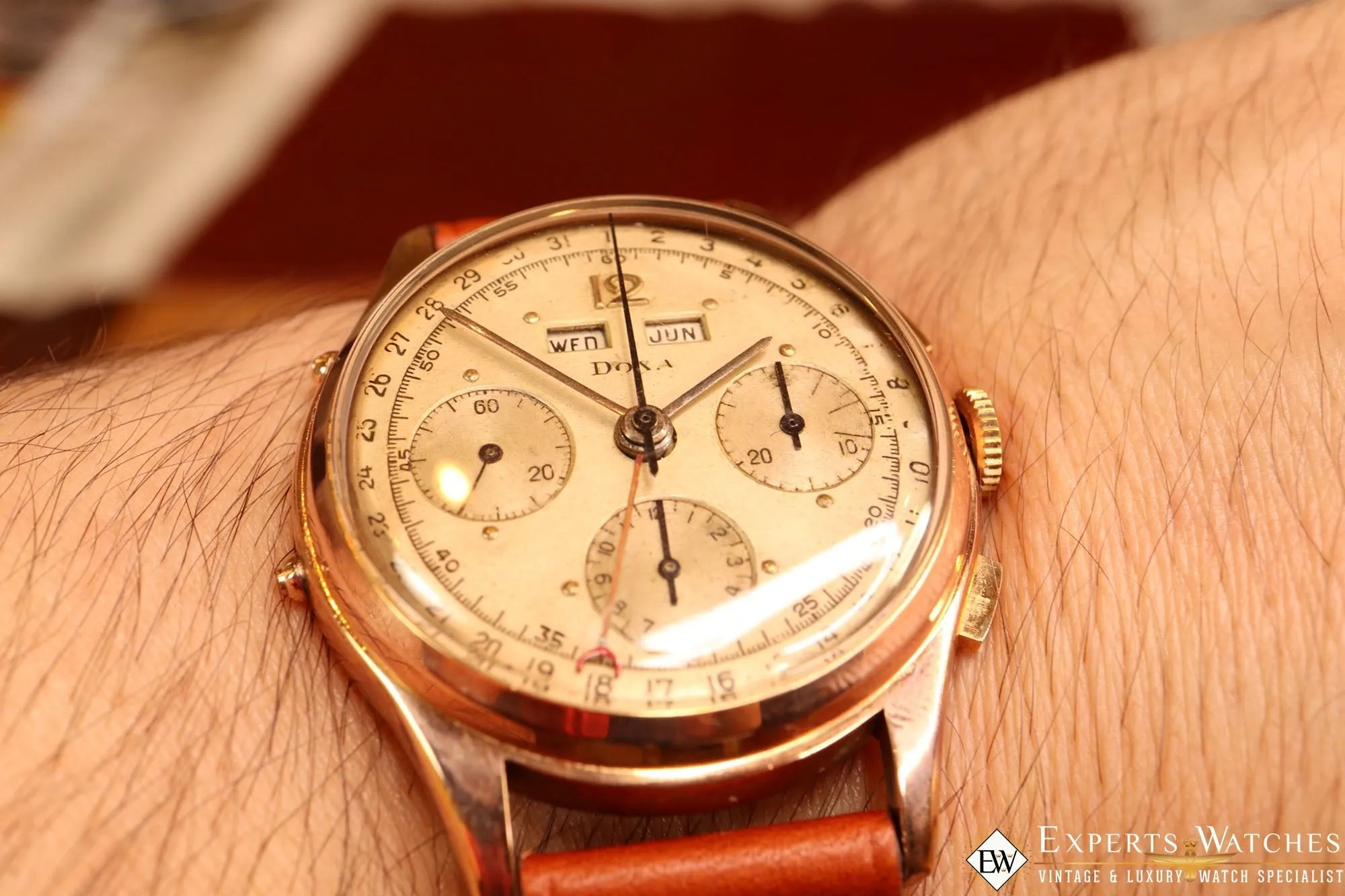 1950s Vintage DOXA VALJOUX 72C Triple Date Day Calendar Chronograph Gold Watch