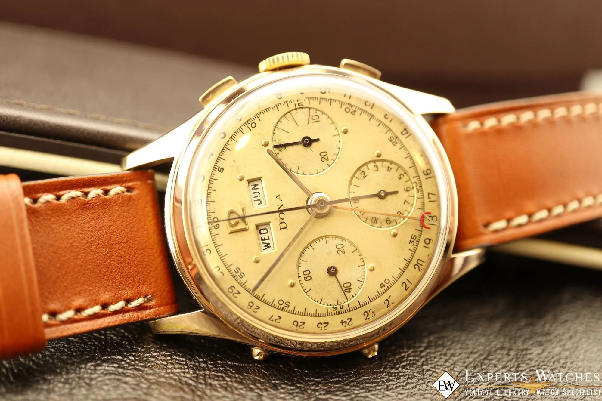 1950s Vintage DOXA VALJOUX 72C Triple Date Day Calendar Chronograph Gold Watch