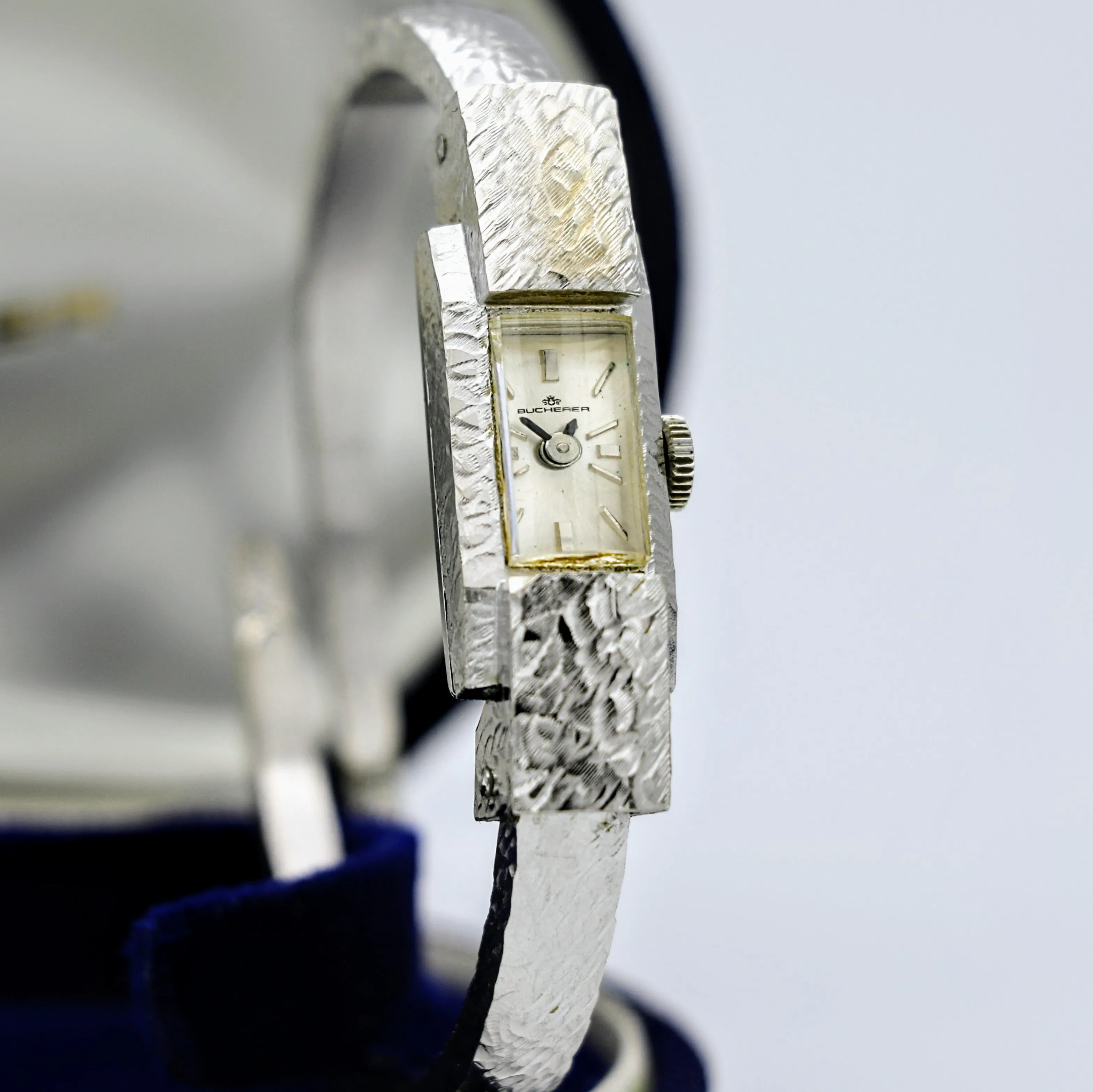 1960s BUCHERER Ladies Vintage Cuff Wristwatch Swiss Movement 59-21, 17J 3 Adjs