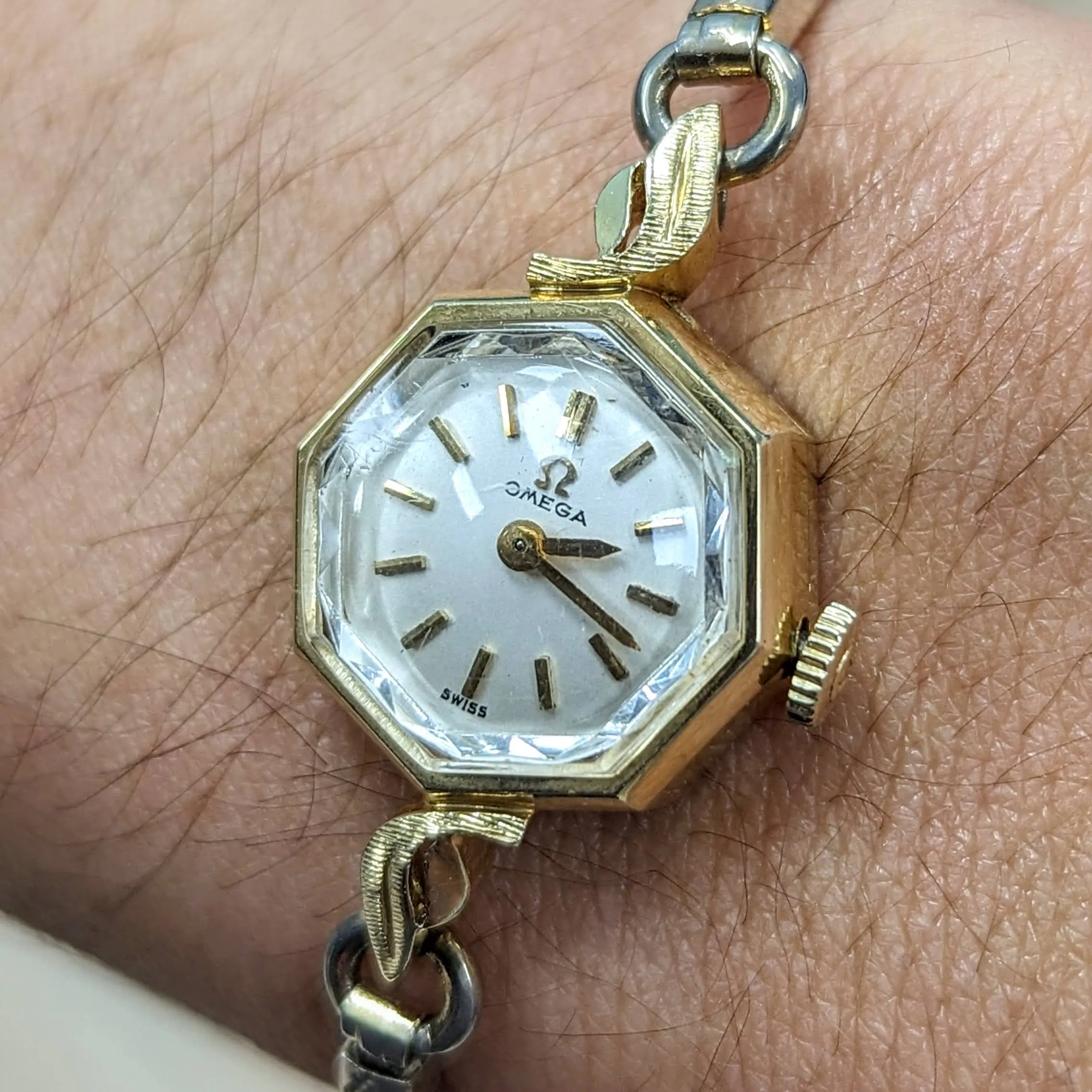 1964 OMEGA Ladies Cocktail Wristwatch 14K Yellow GOLD Cal. 484 Vintage Watch Octagonal Case and Fancy Lugs
