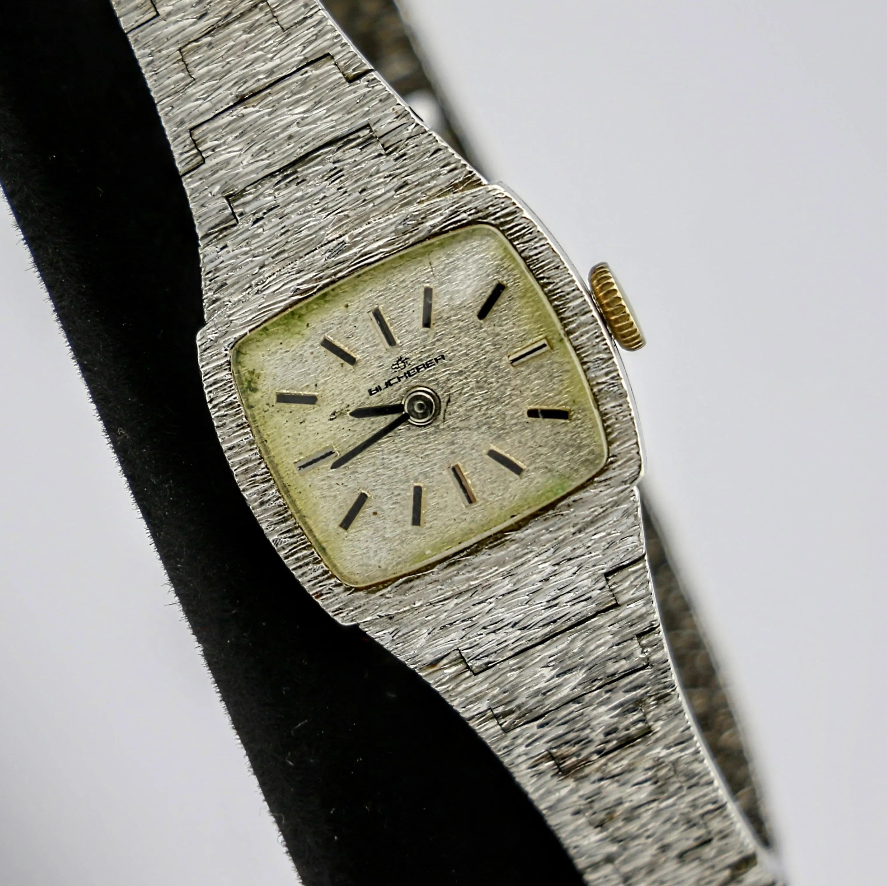 Beautiful BUCHERER Ladies Wristwatch 17 Jewels Cal.6630 Swiss Made Watch