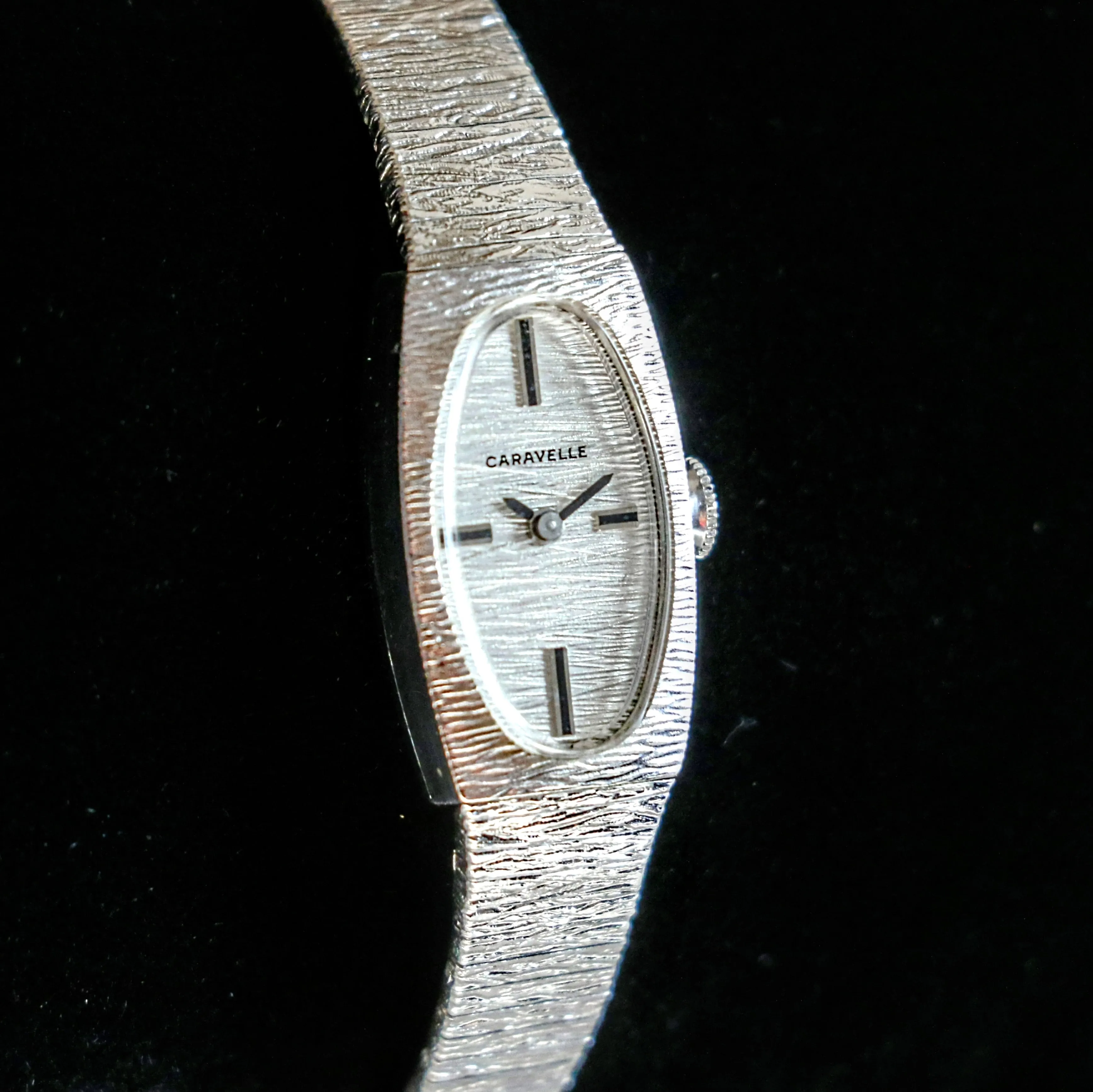 Beautiful! CARAVELLE Ladies Wristwatch 17 Jewels Cal. FEF 6630 Vintage Watch