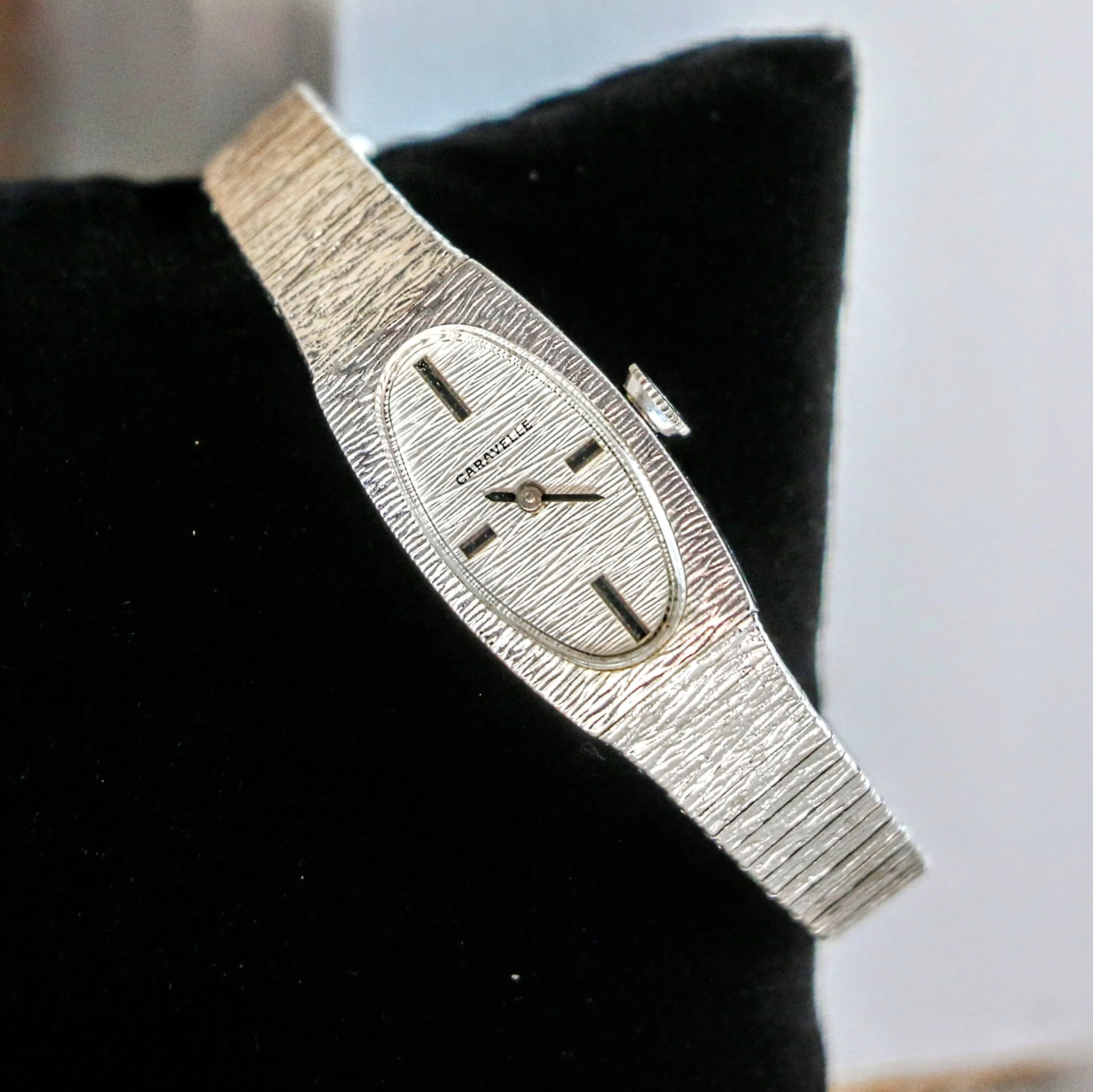 Beautiful! CARAVELLE Ladies Wristwatch 17 Jewels Cal. FEF 6630 Vintage Watch