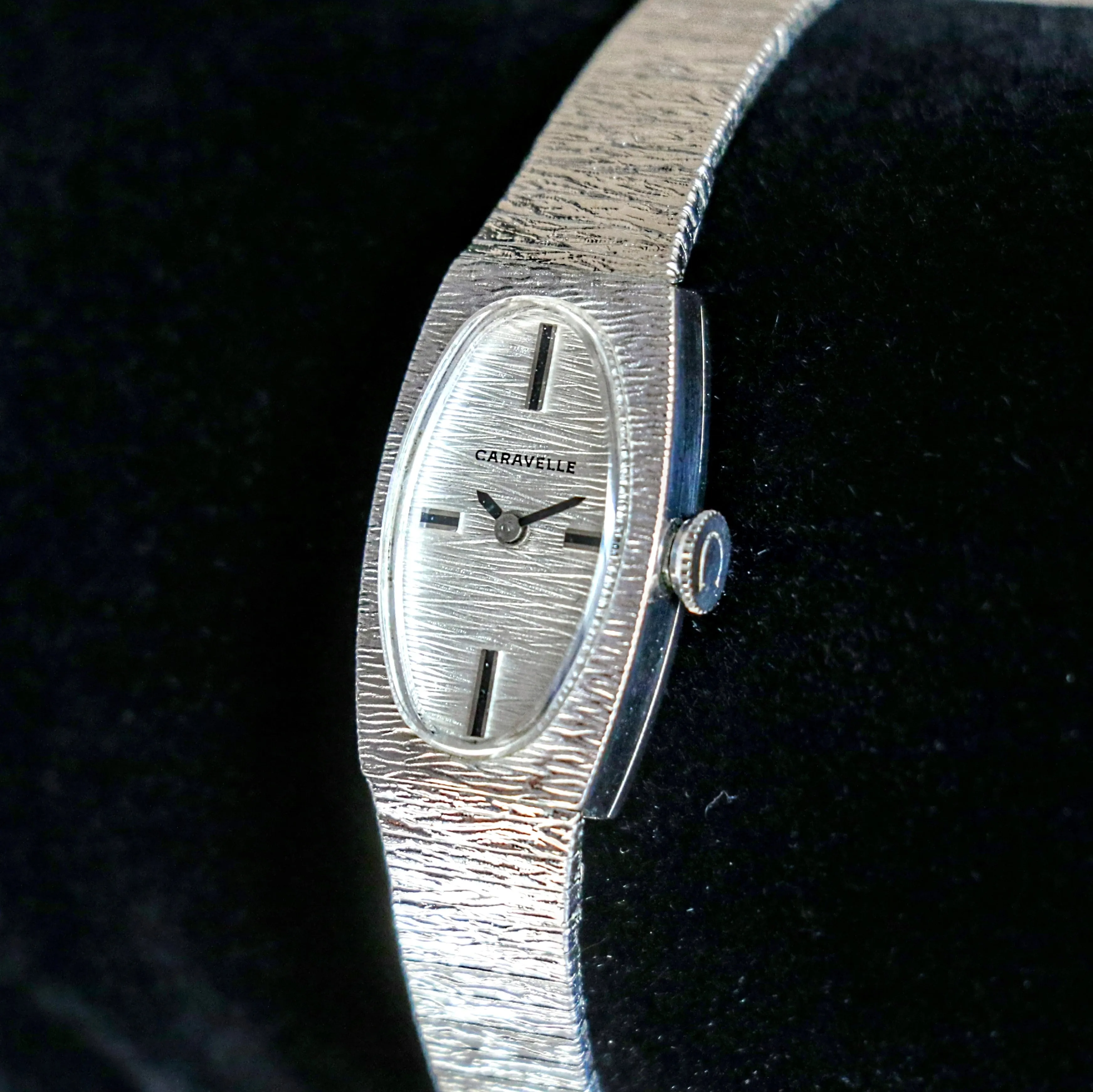 Beautiful! CARAVELLE Ladies Wristwatch 17 Jewels Cal. FEF 6630 Vintage Watch