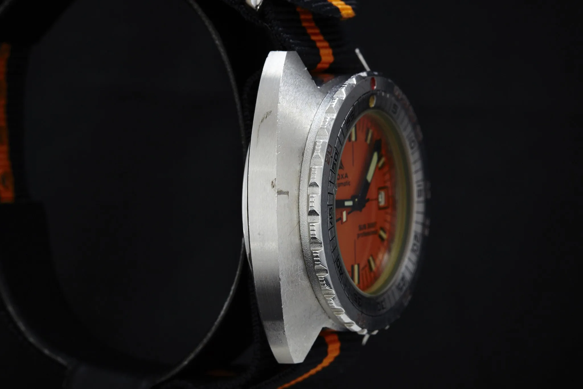 DOXA Sub 300T Professional - Synchron Dial