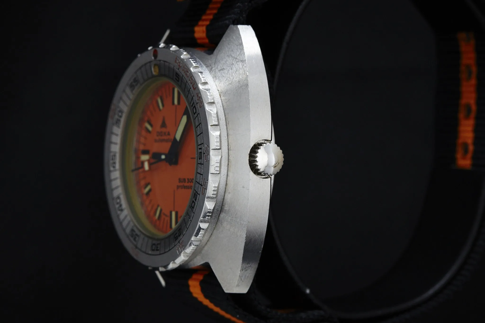 DOXA Sub 300T Professional - Synchron Dial