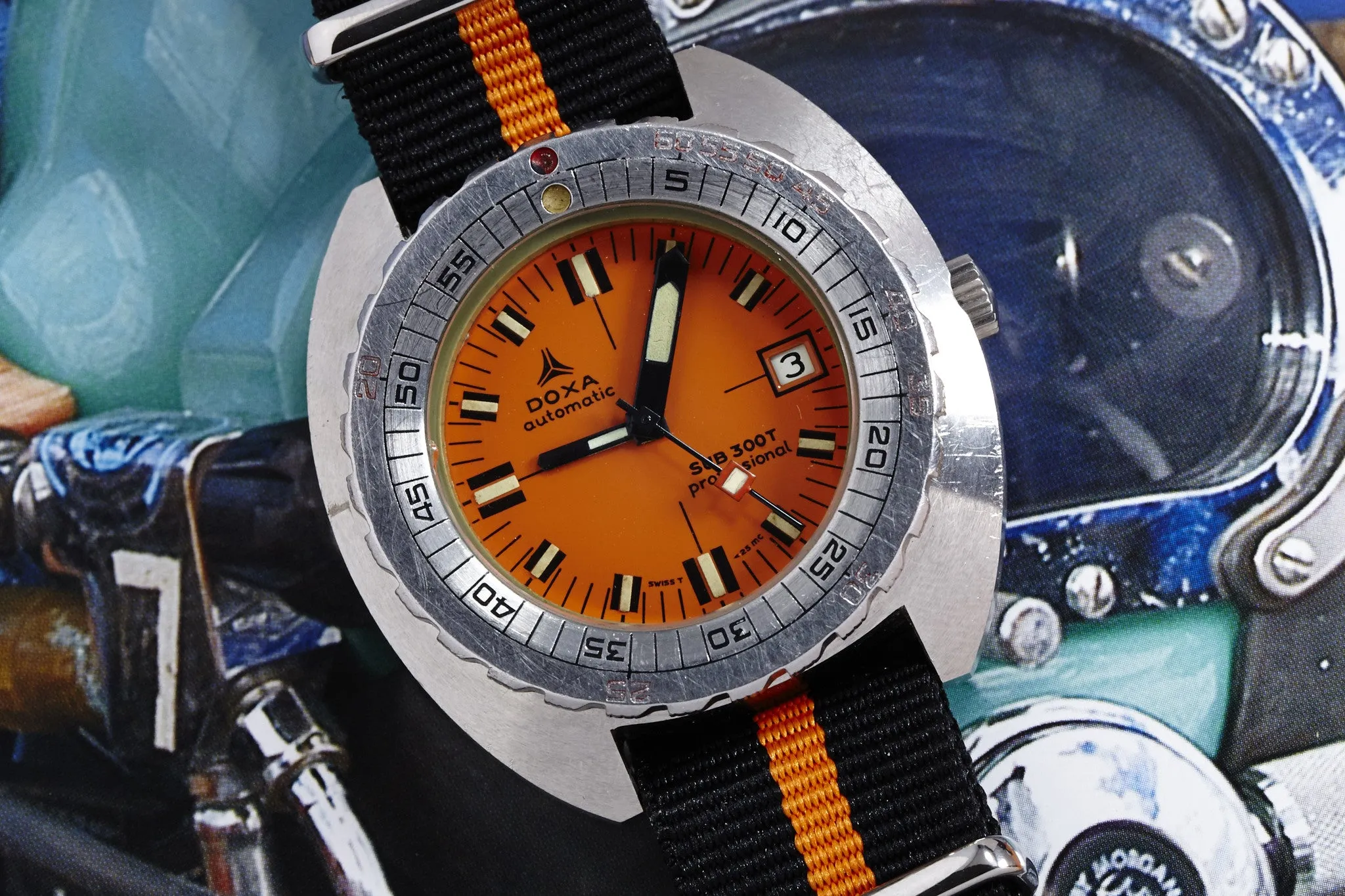 DOXA Sub 300T Professional - Synchron Dial