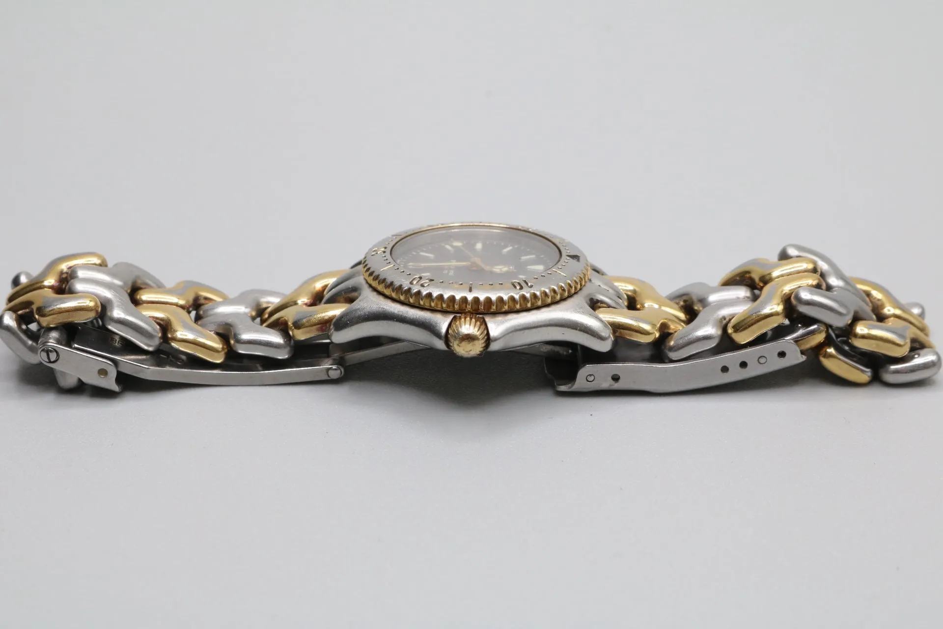 Ladies Tag Heuer Professional 200M WG1320-0 26mm Watch
