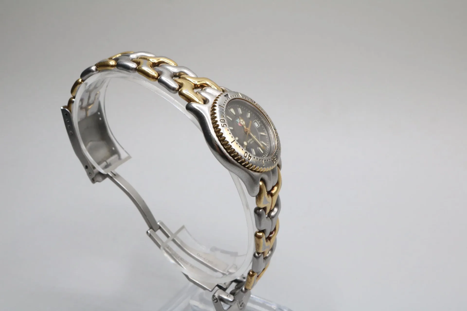 Ladies Tag Heuer Professional 200M WG1320-0 26mm Watch