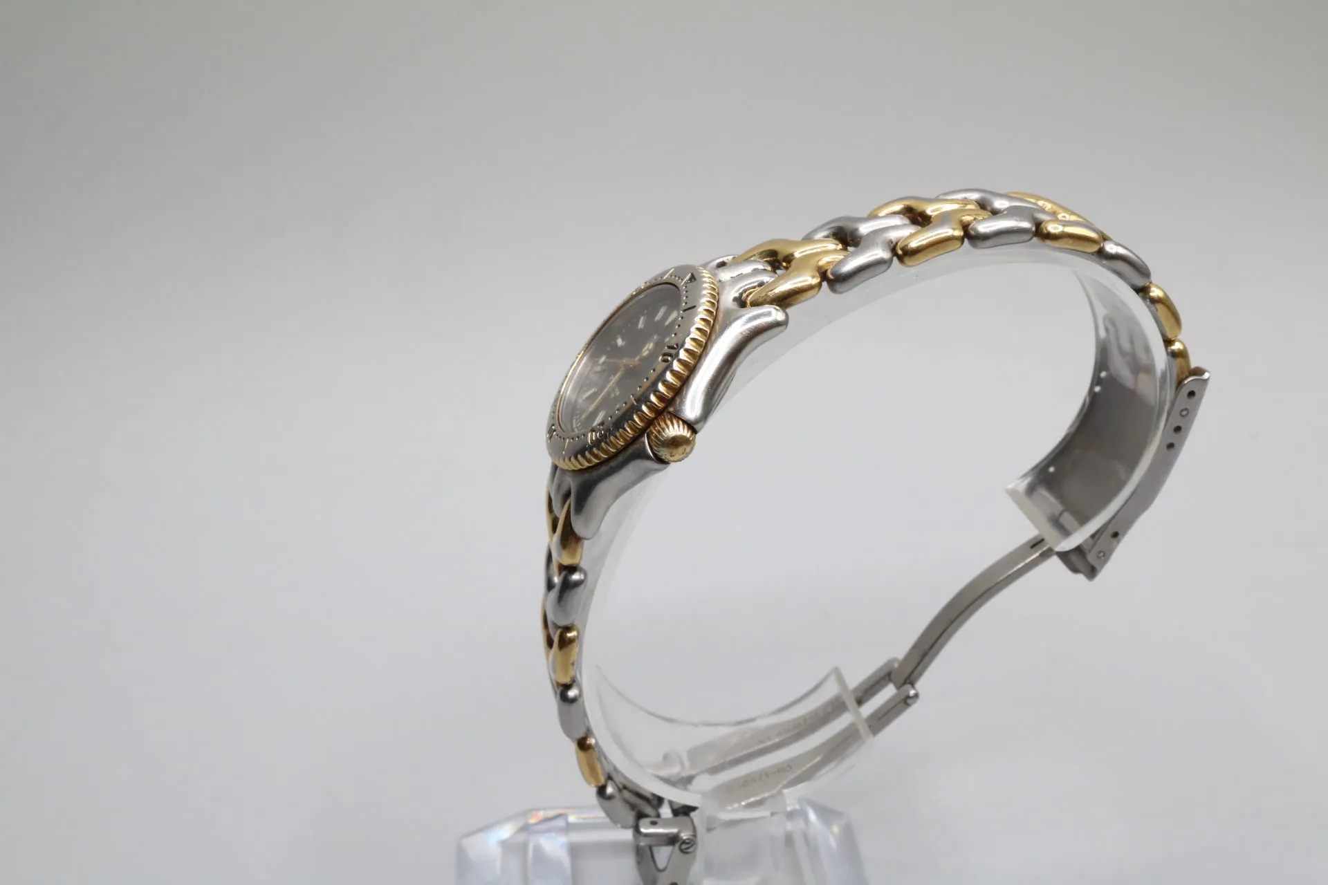 Ladies Tag Heuer Professional 200M WG1320-0 26mm Watch