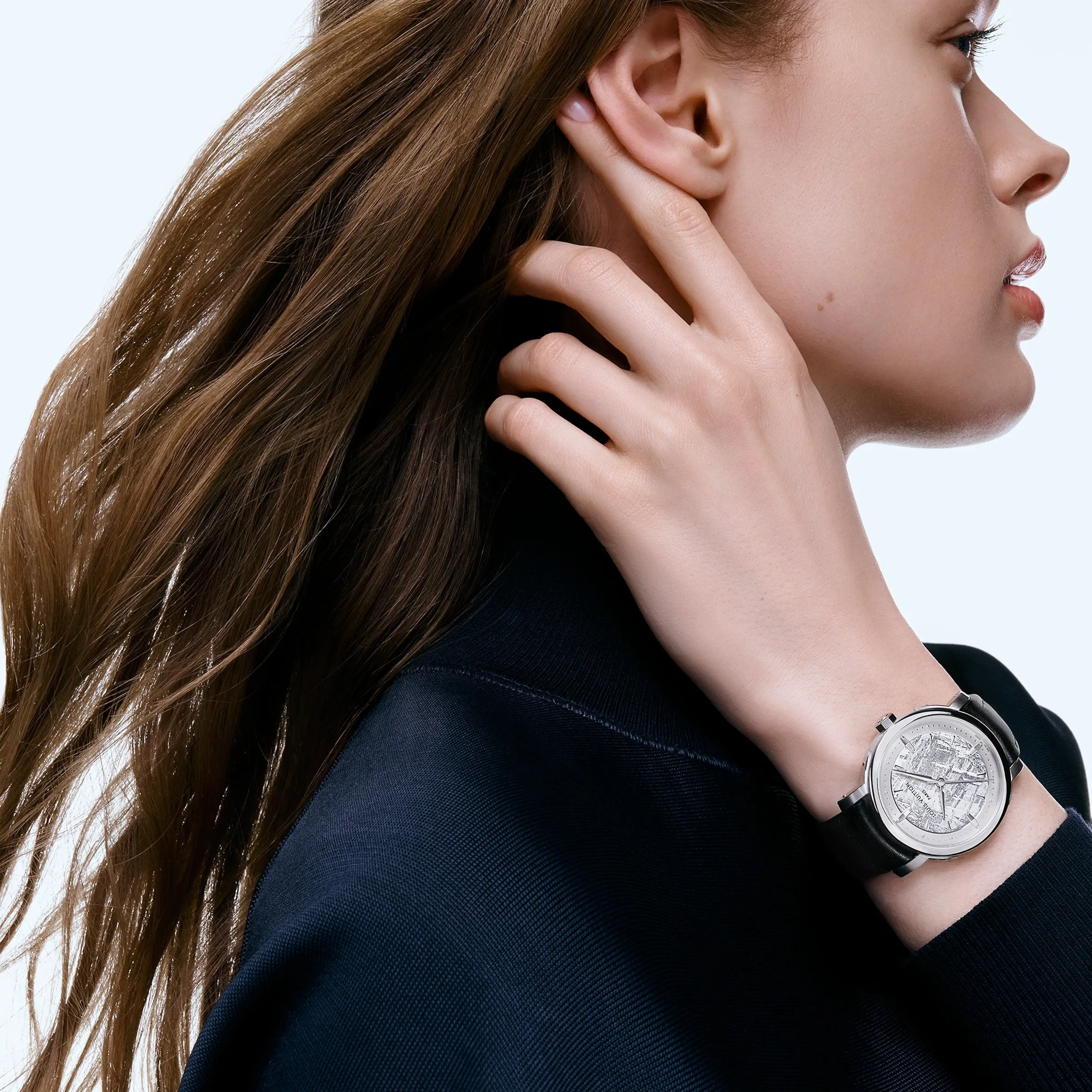 Louis Vuitton Escale, Automatic, 39MM, Platinum