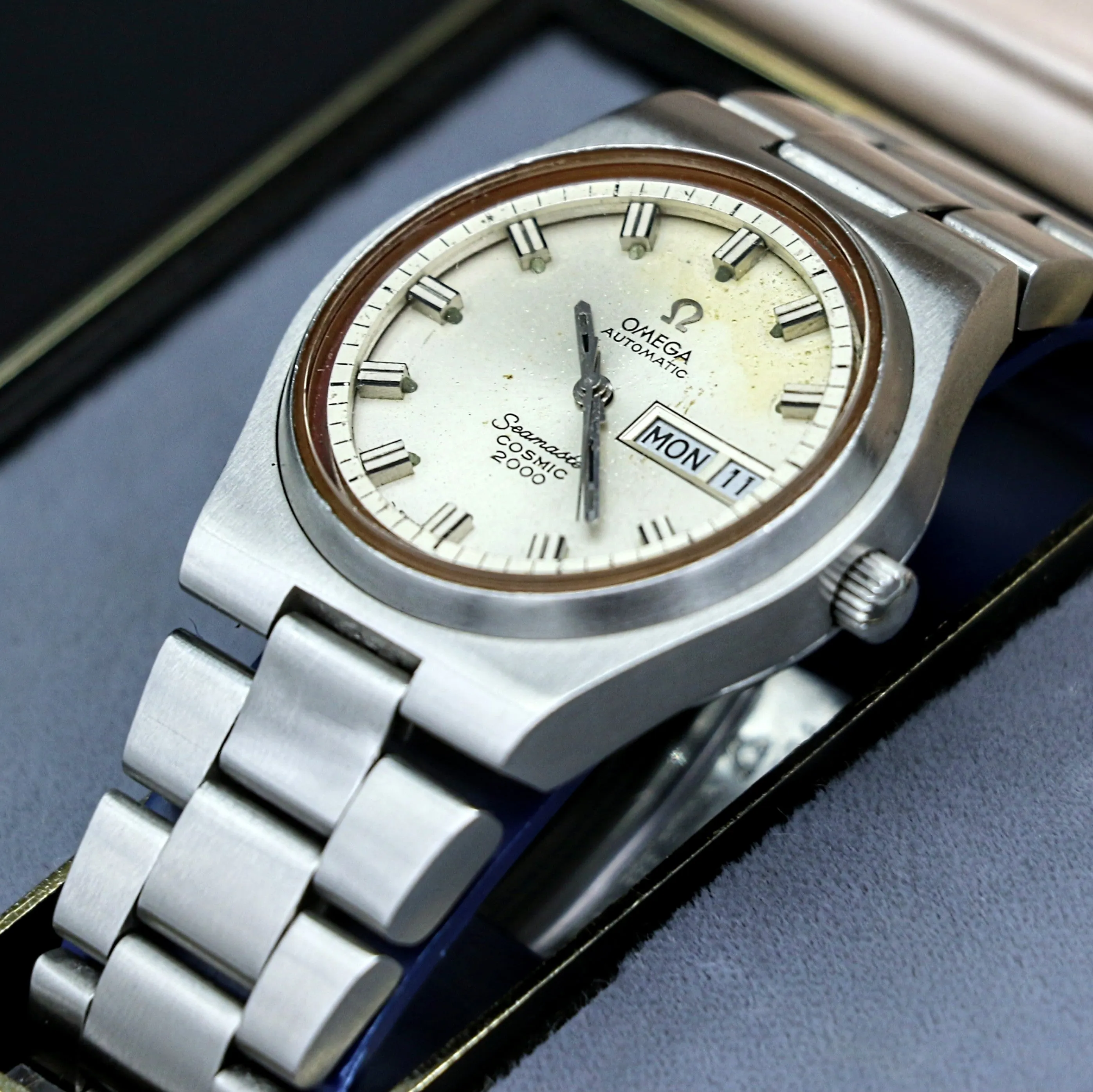 OMEGA Seamaster Cosmic 2000 Automatic High Beat Day/Date Wristwatch