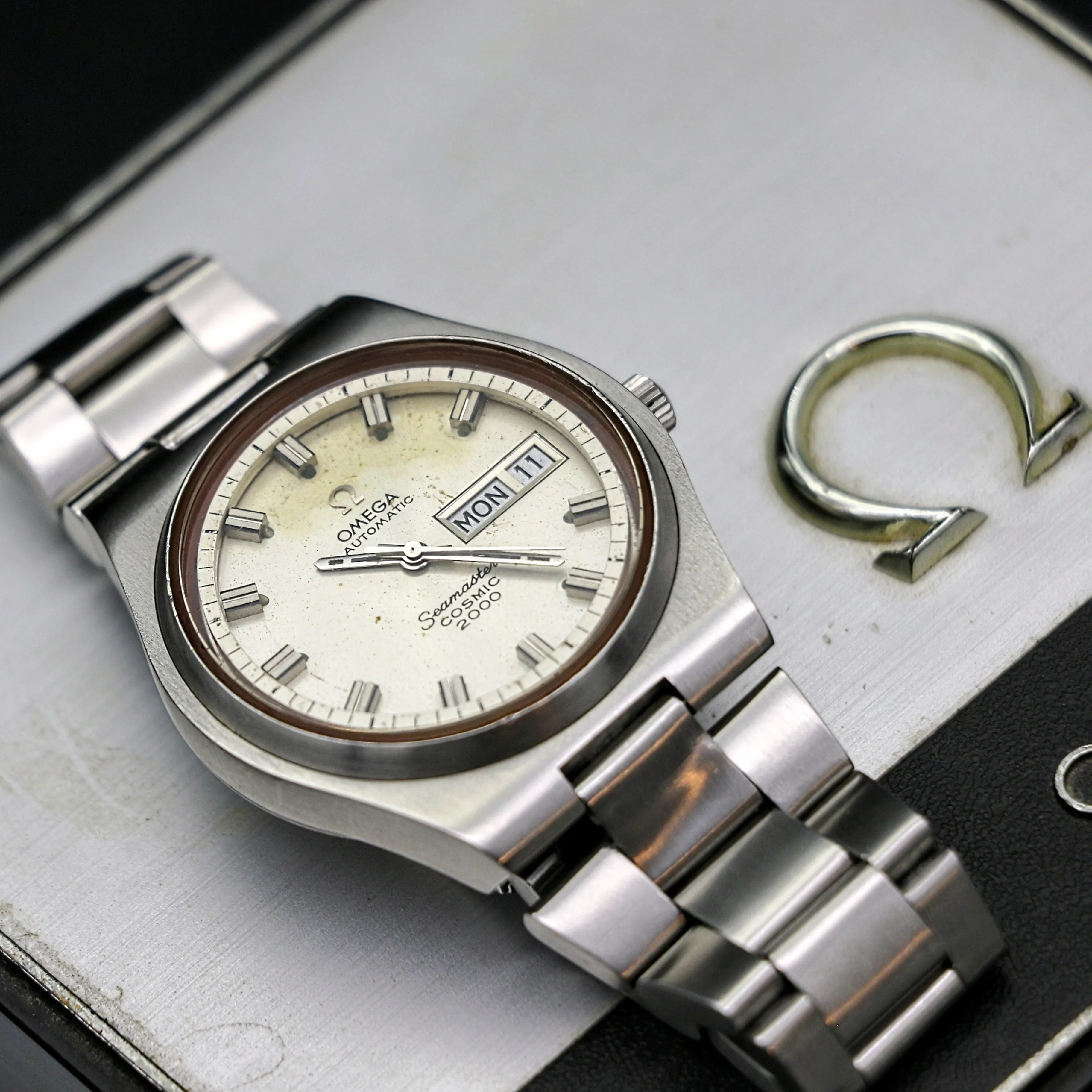 OMEGA Seamaster Cosmic 2000 Automatic High Beat Day/Date Wristwatch