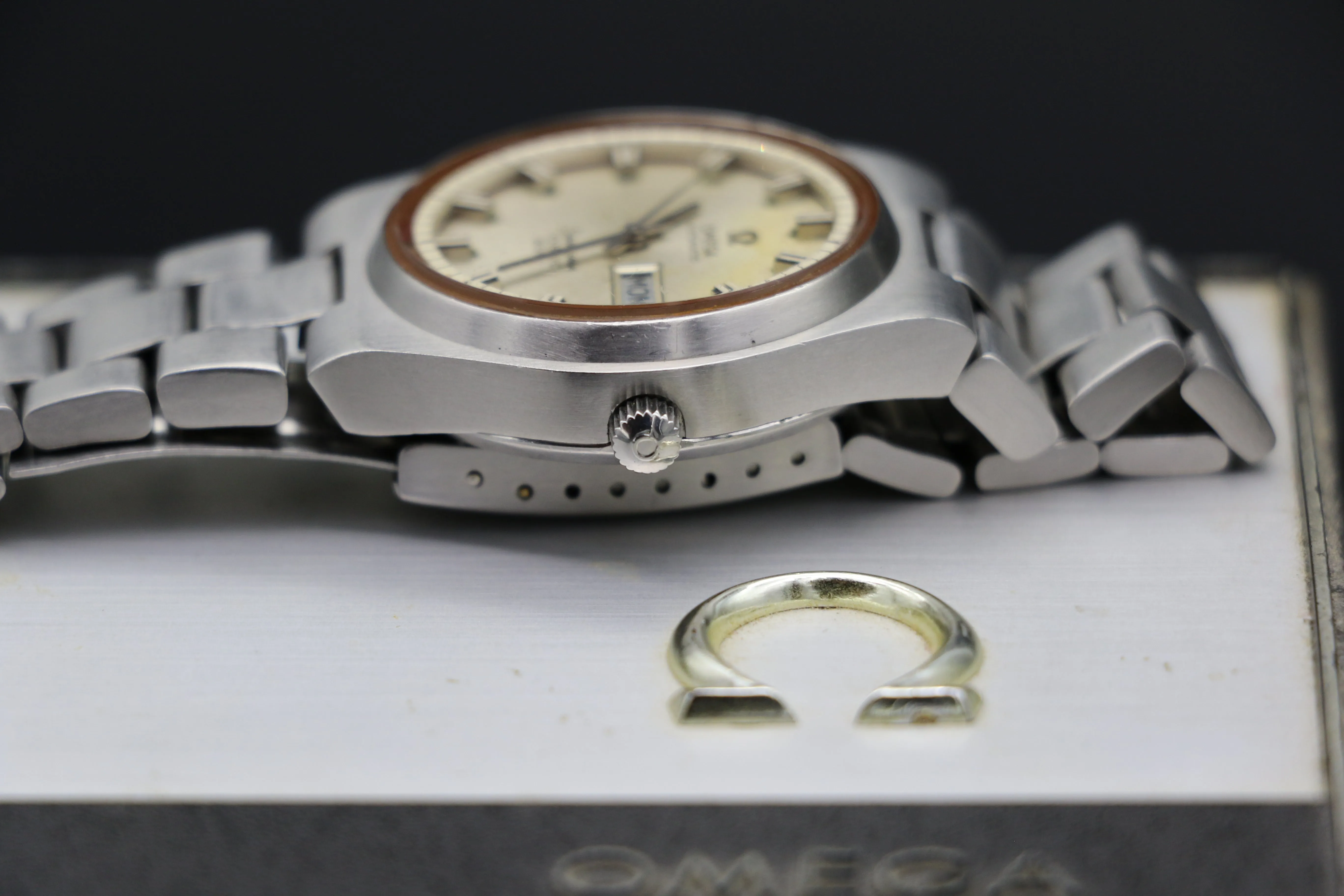 OMEGA Seamaster Cosmic 2000 Automatic High Beat Day/Date Wristwatch