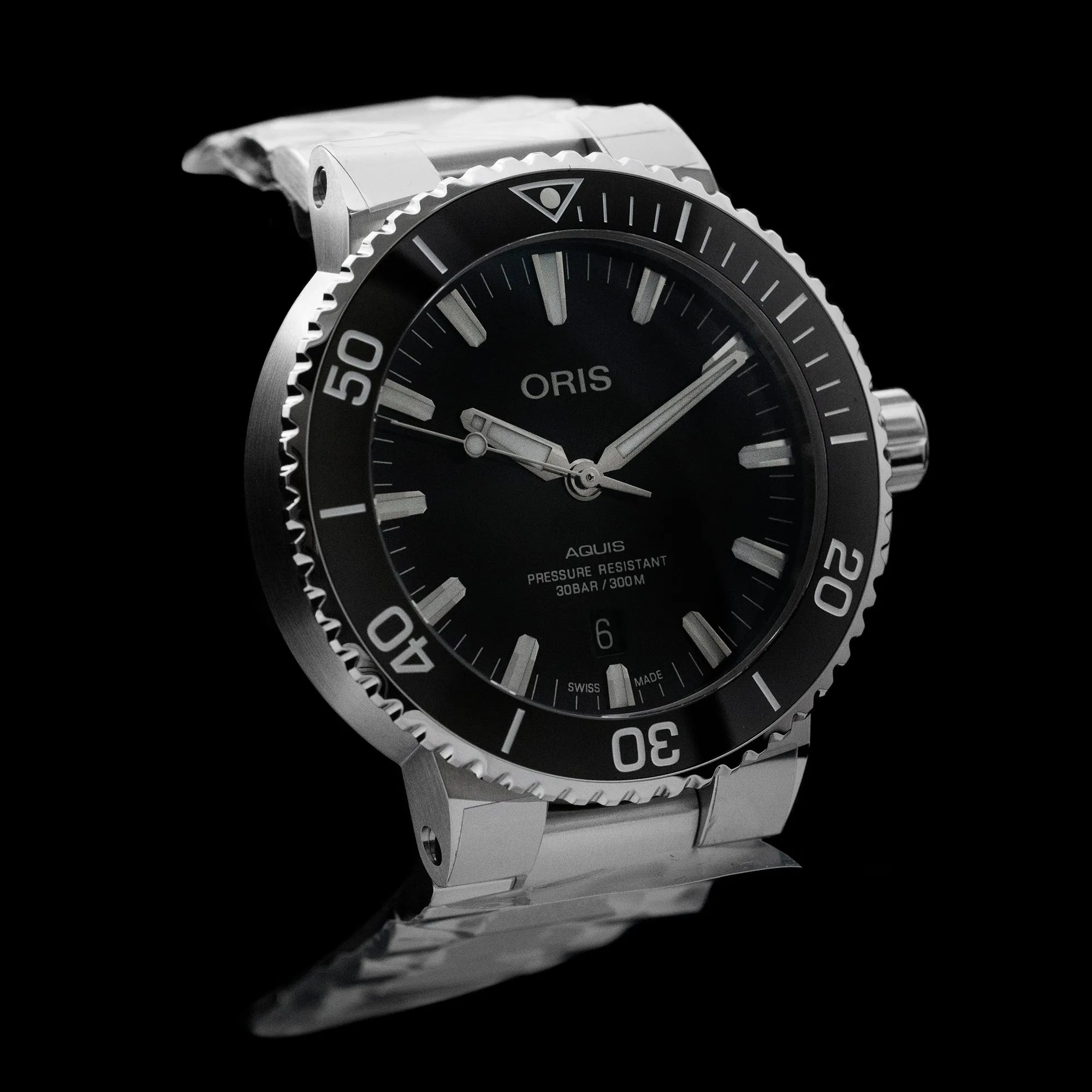 Oris - Aquis Date Black 43.5mm