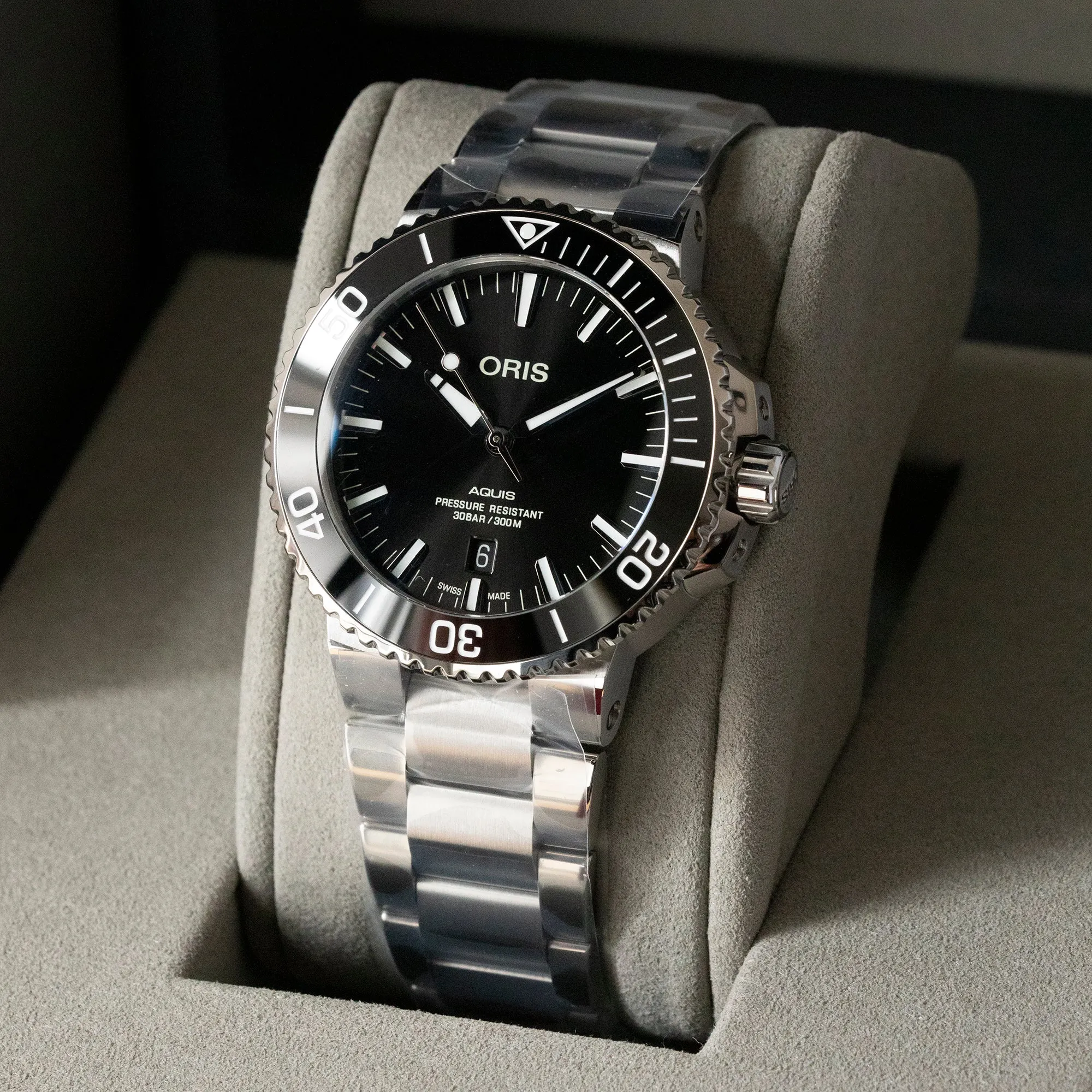 Oris - Aquis Date Black 43.5mm