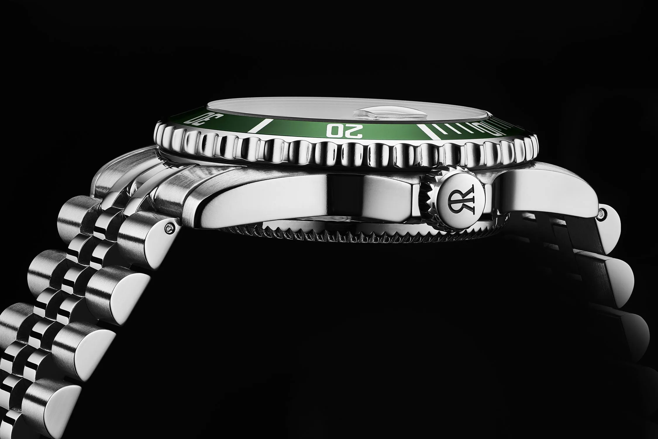 Revue Thommen Men's 'Diver' Green Dial Stainless Steel Bracelet Automatic Watch 17571.2229