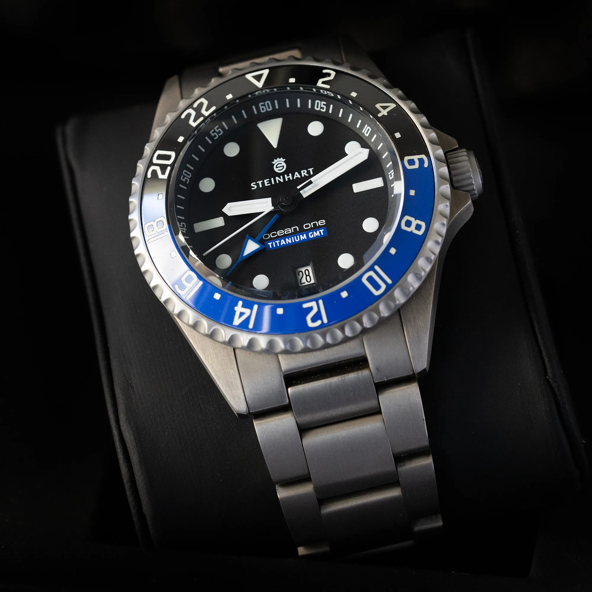 Steinhart - Ocean One Titanium 500 GMT Premium
