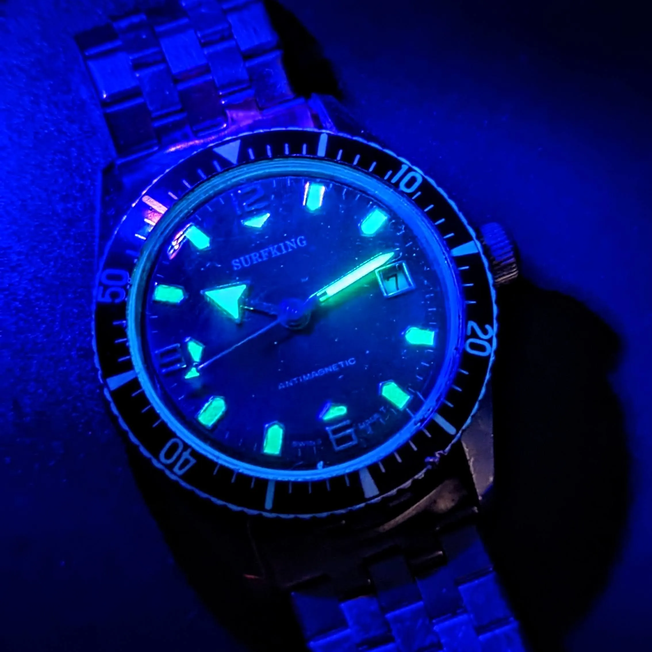 SURFKING Diver Wristwatch by WELSBRO Watch Co. Date Indicator Swiss Made Watch