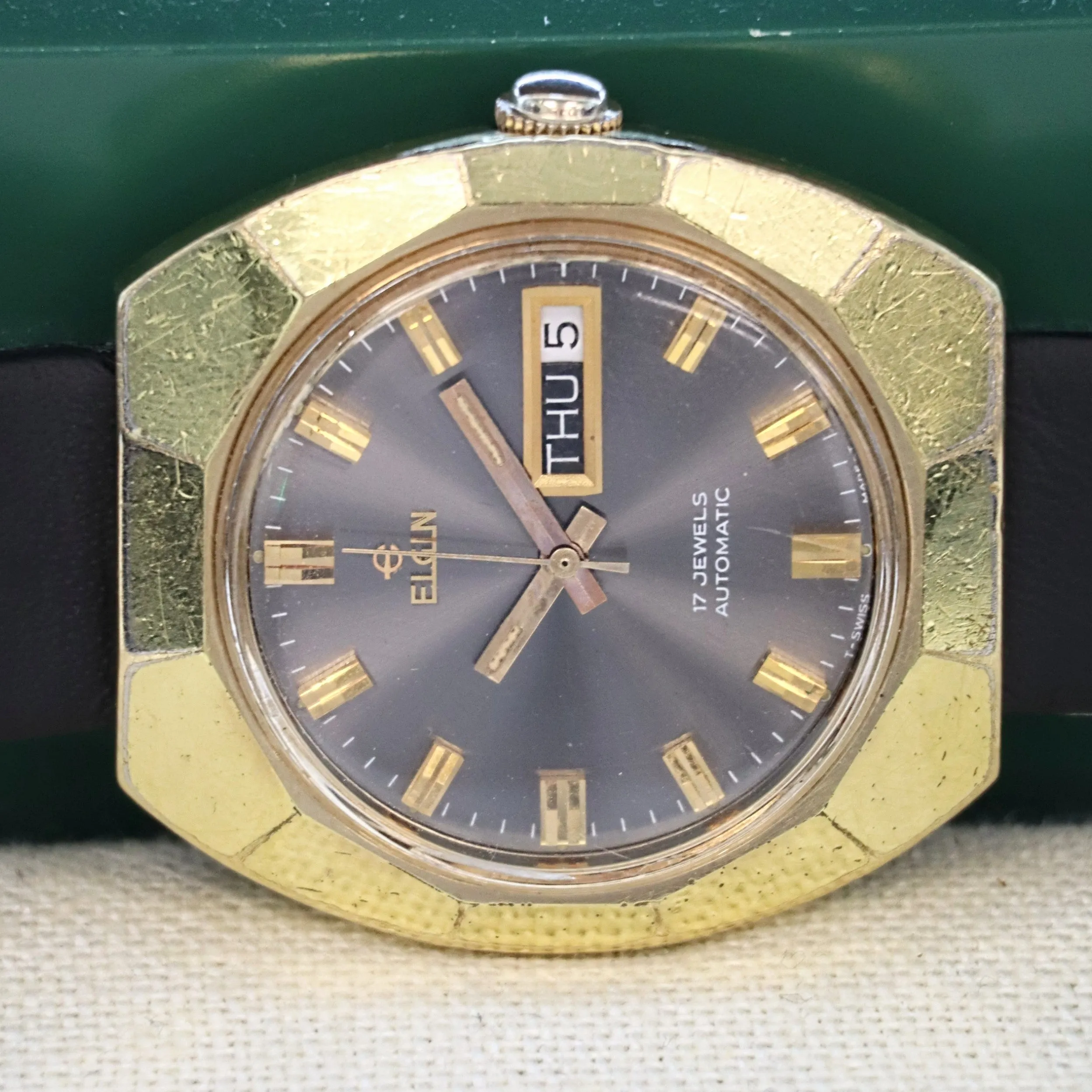 Vintage ELGIN 17 Jewels Automatic Watch Cal. FHF 909 Day/Date Incabloc Swiss Made Wristwatch