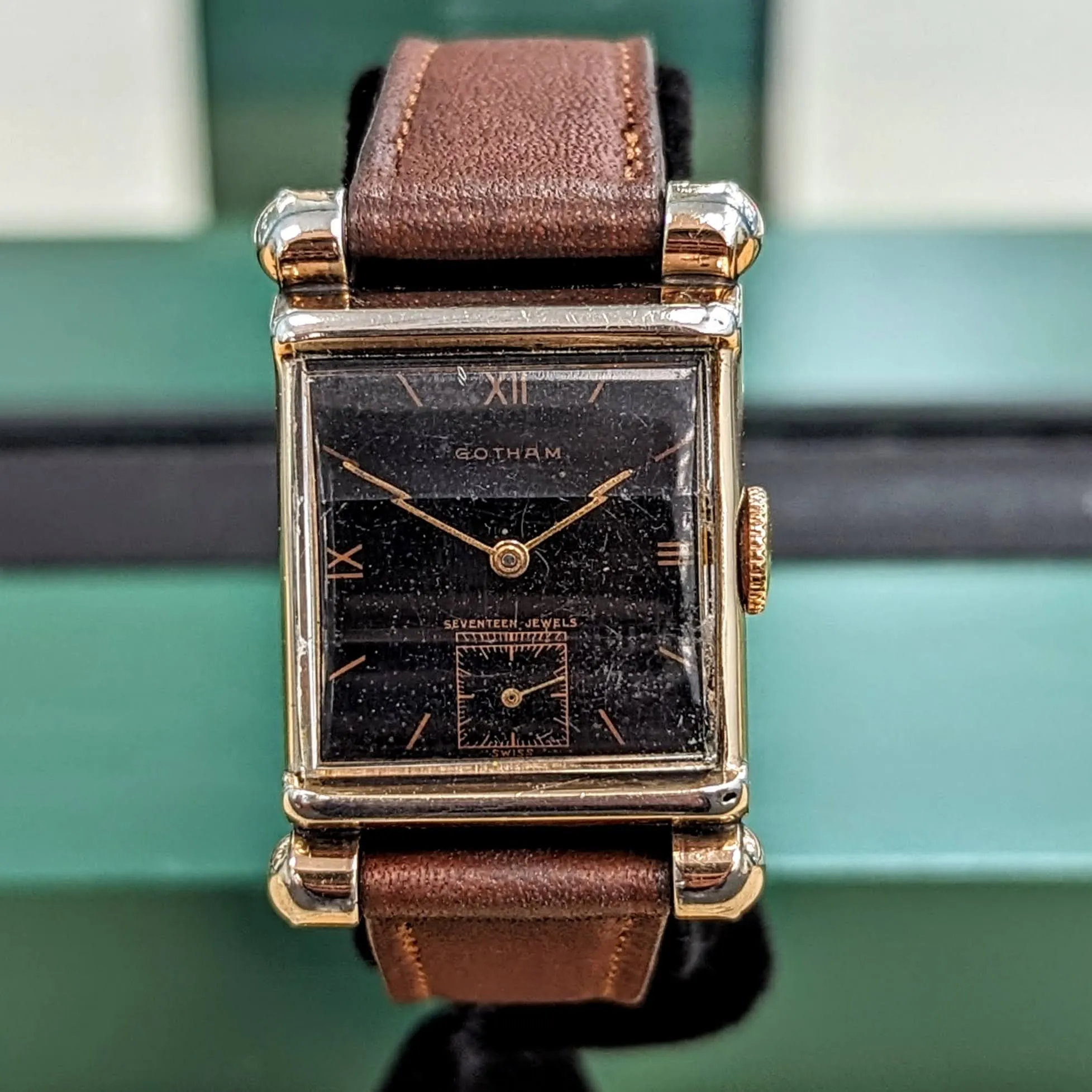 Vintage GOTHAM Wristwatch 17 Jewels Black Dial Fancy Lugs Swiss Made Watch