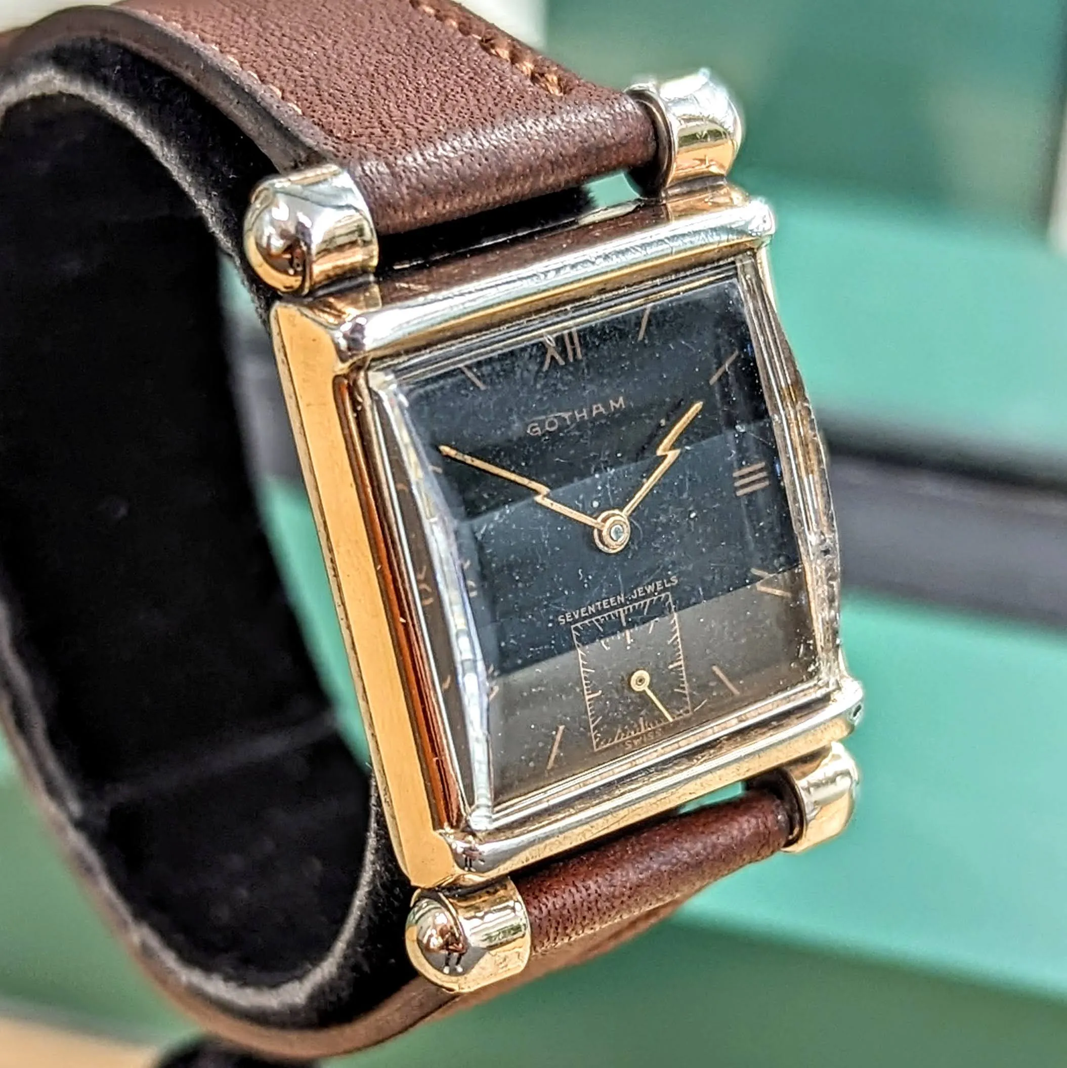 Vintage GOTHAM Wristwatch 17 Jewels Black Dial Fancy Lugs Swiss Made Watch