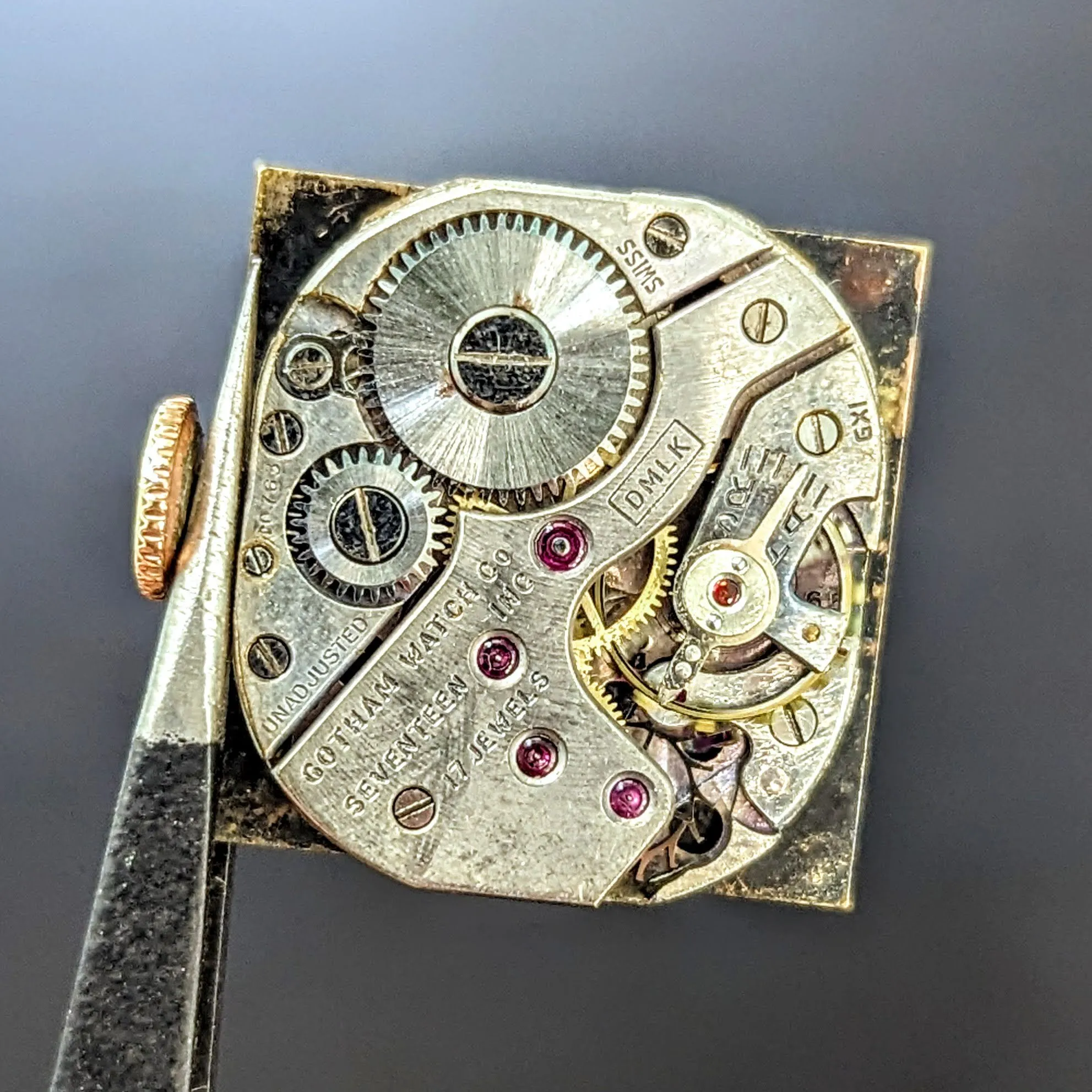 Vintage GOTHAM Wristwatch 17 Jewels Black Dial Fancy Lugs Swiss Made Watch