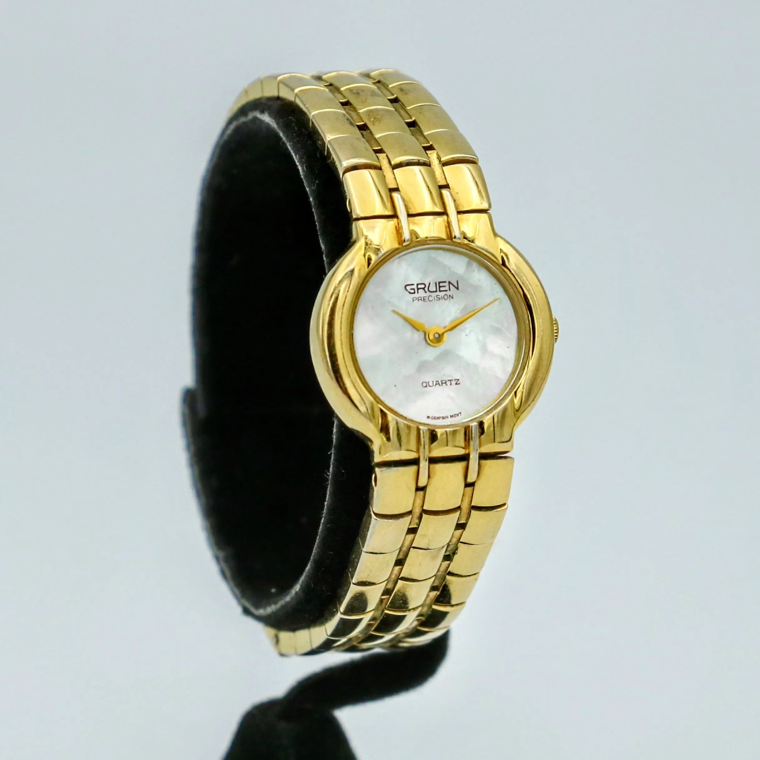 Vintage GRUEN Precision Ladies Watch Mother of Pearl Dial Quartz Wristwatch