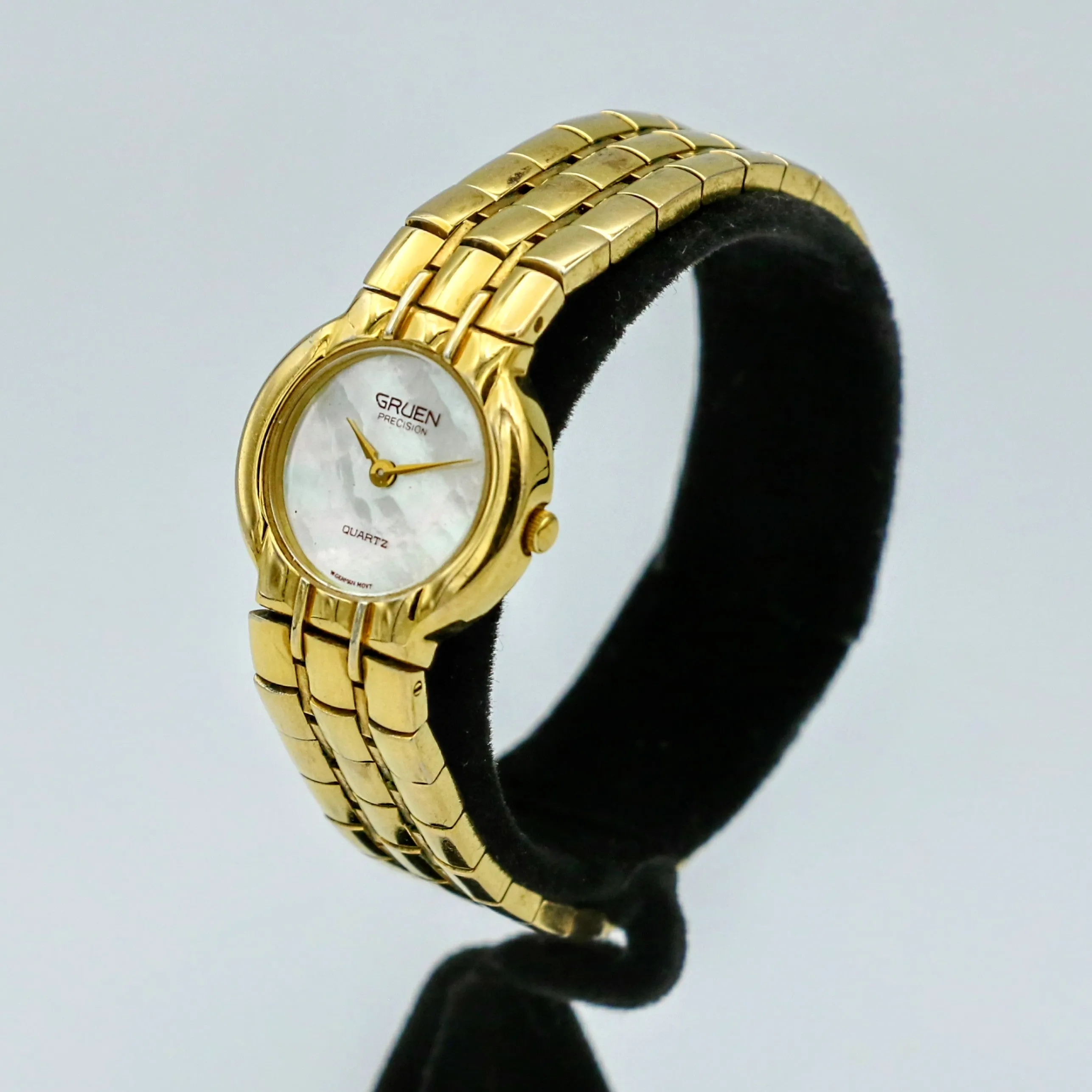 Vintage GRUEN Precision Ladies Watch Mother of Pearl Dial Quartz Wristwatch
