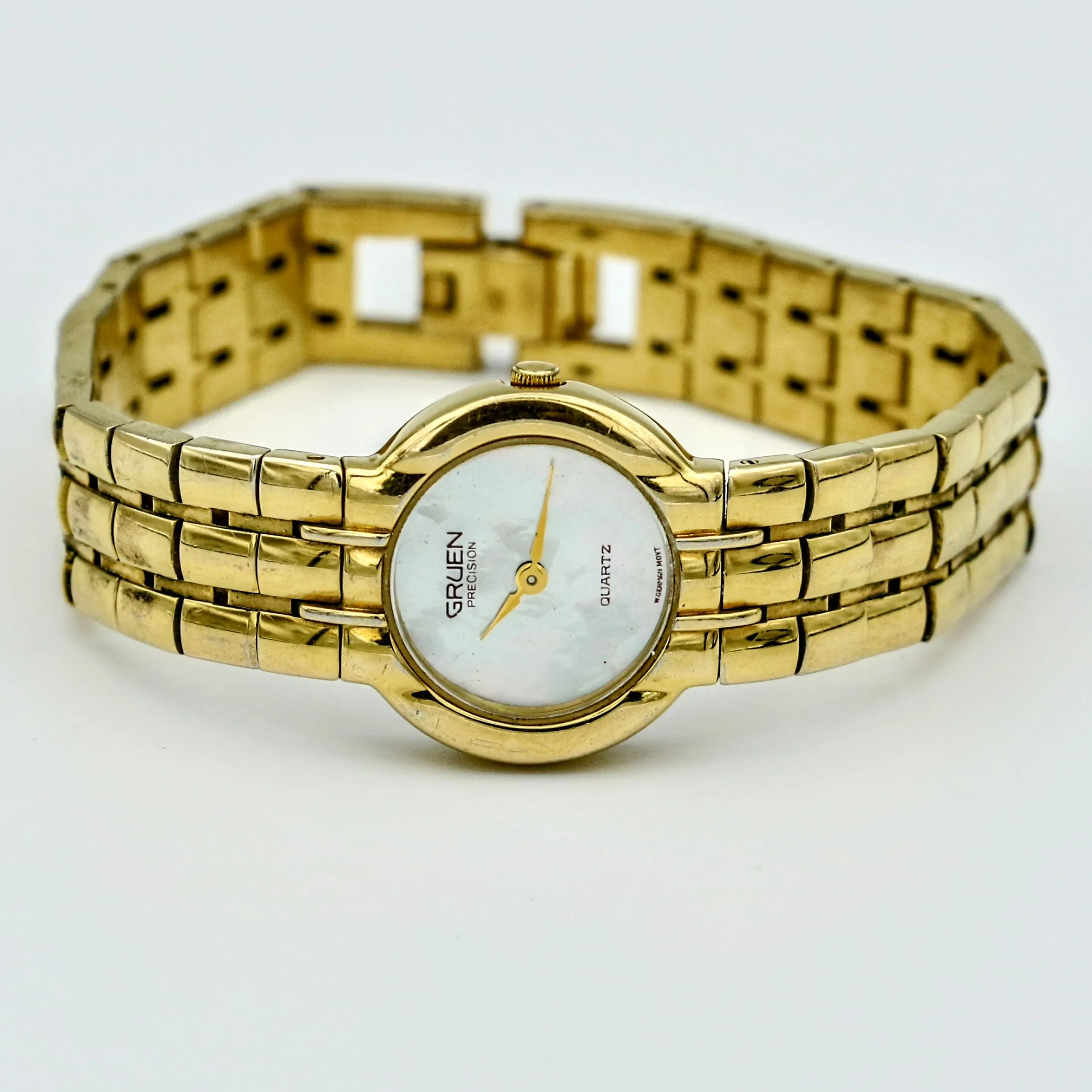 Vintage GRUEN Precision Ladies Watch Mother of Pearl Dial Quartz Wristwatch