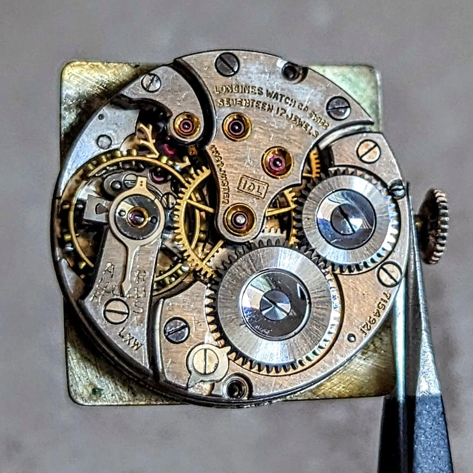 Vintage Longines Wristwatch Swiss Caliber 10.68Z 17 Jewels Fancy Lugs Watch