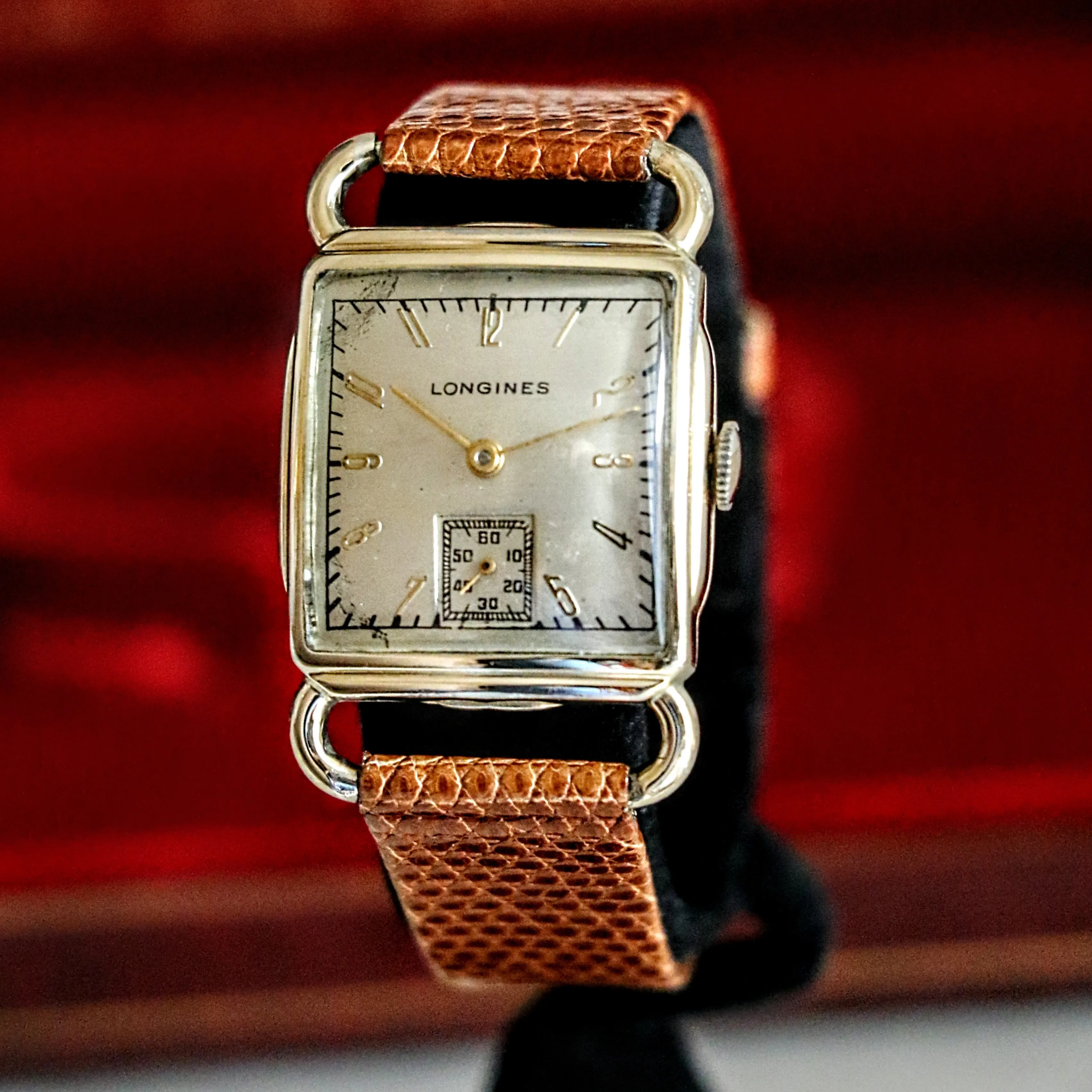 Vintage Longines Wristwatch Swiss Caliber 10.68Z 17 Jewels Fancy Lugs Watch