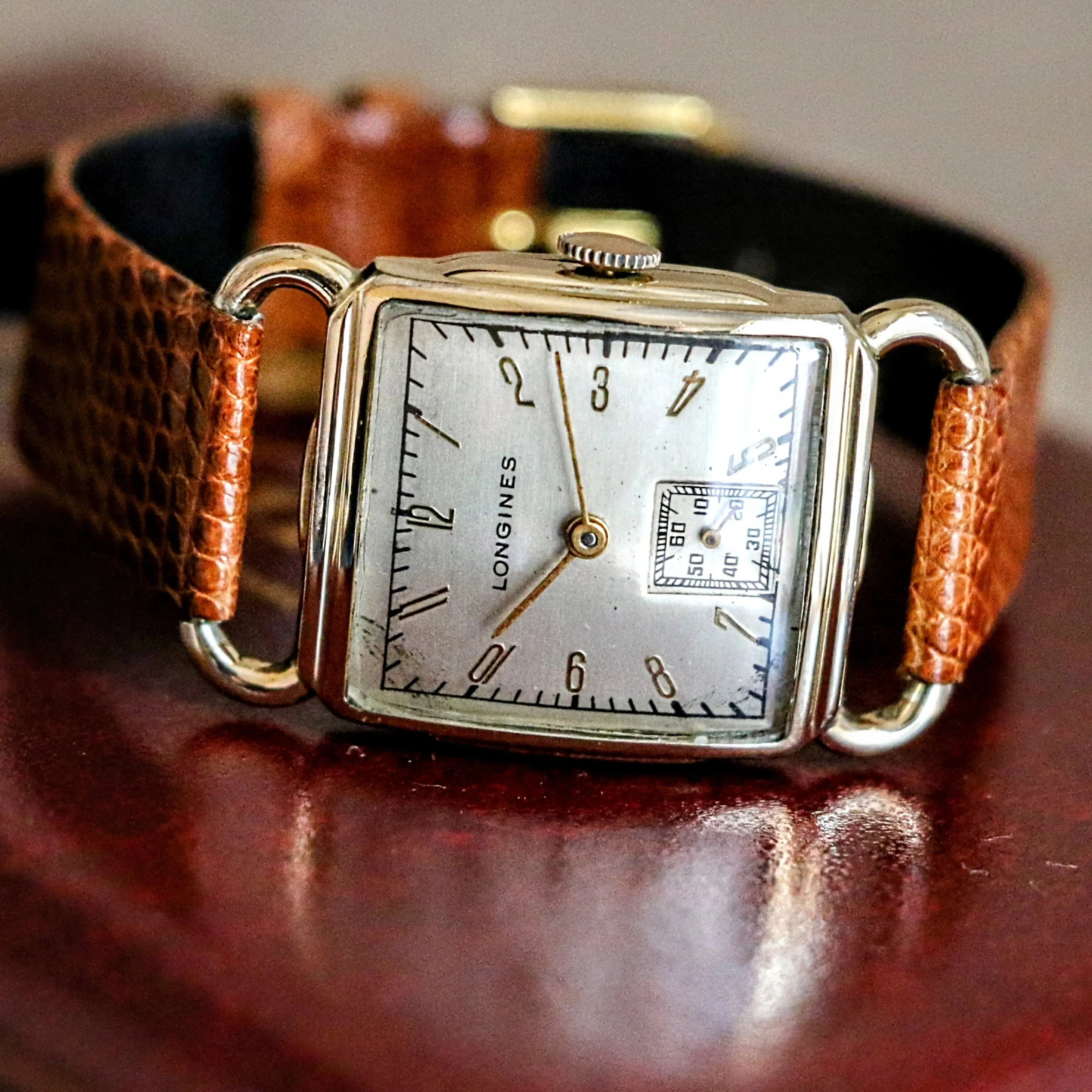 Vintage Longines Wristwatch Swiss Caliber 10.68Z 17 Jewels Fancy Lugs Watch