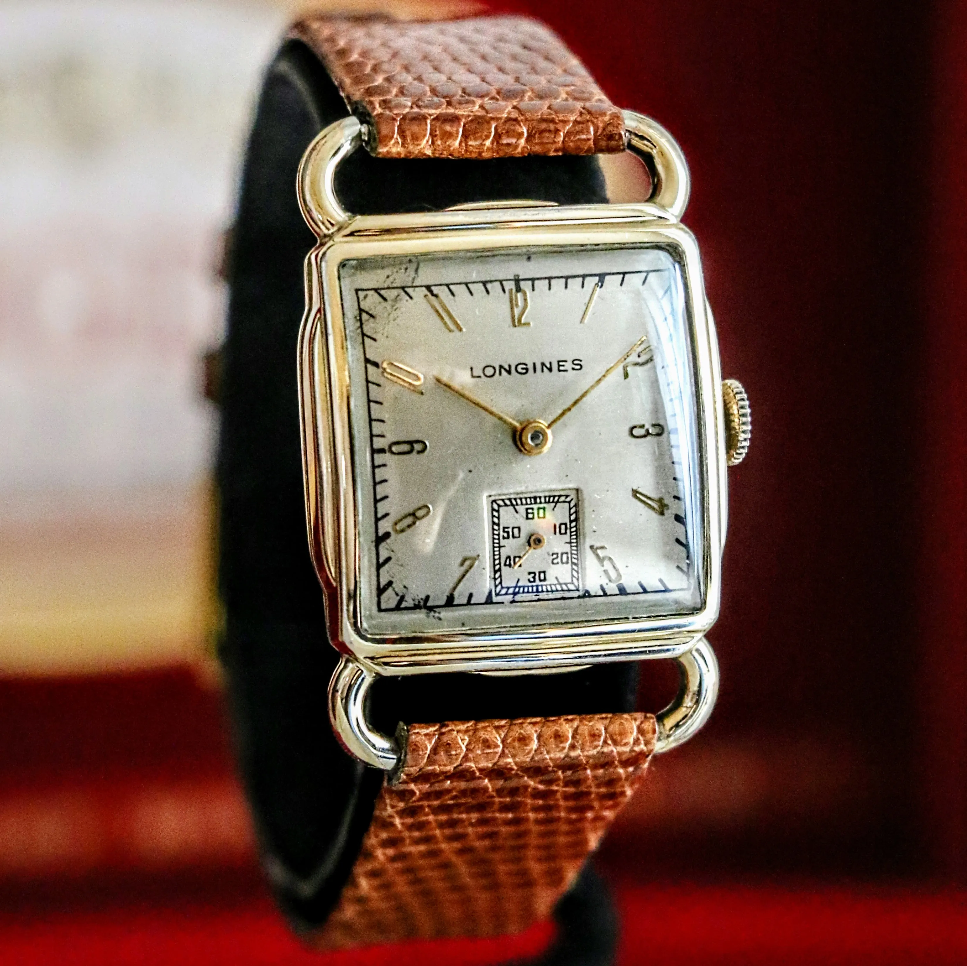 Vintage Longines Wristwatch Swiss Caliber 10.68Z 17 Jewels Fancy Lugs Watch