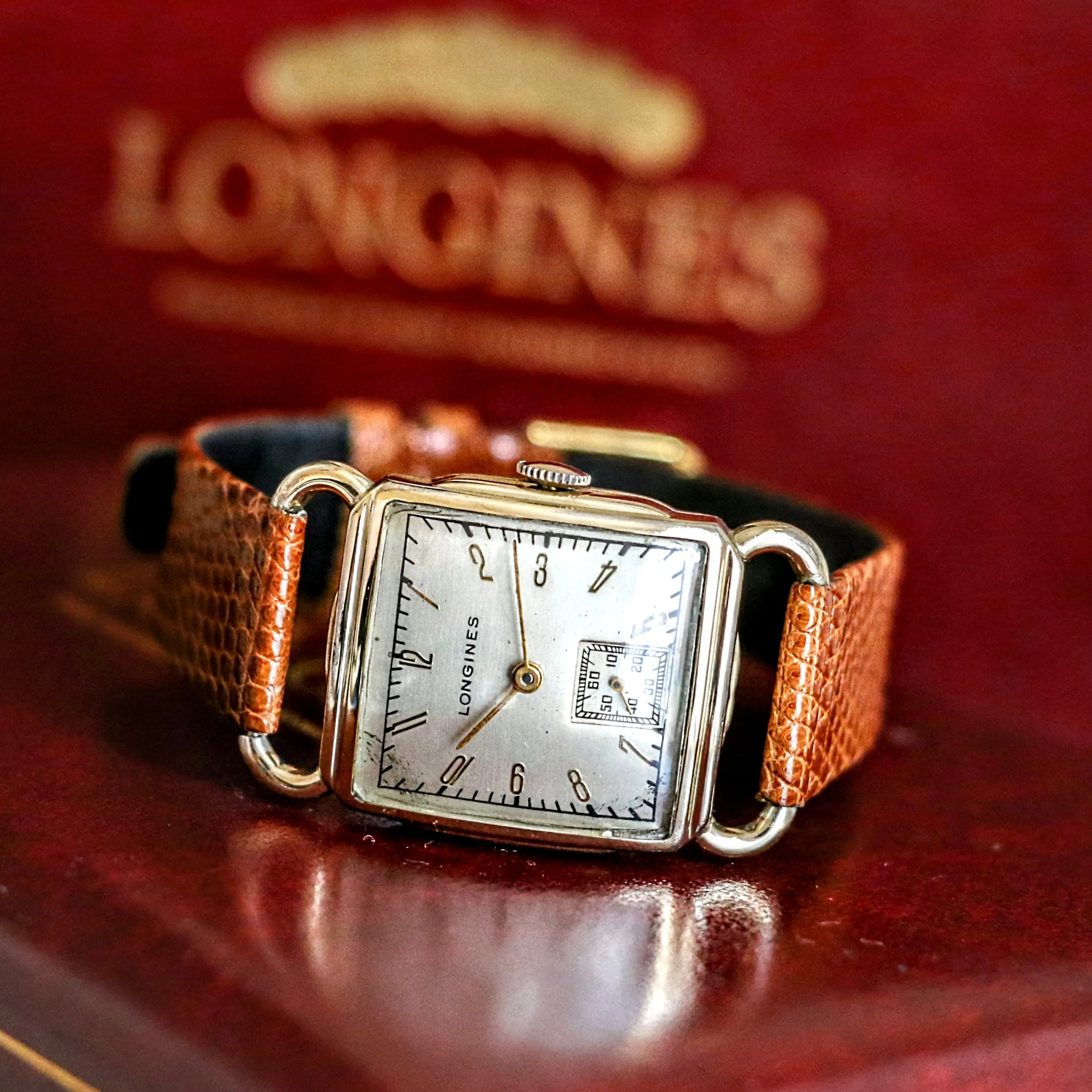 Vintage Longines Wristwatch Swiss Caliber 10.68Z 17 Jewels Fancy Lugs Watch