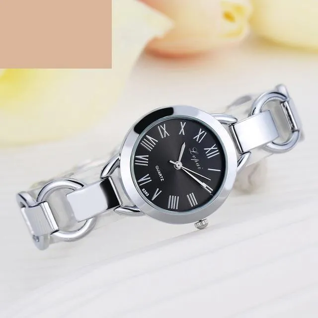 Women's Classic Fashion Gold Alloy Luxury Quartz Bracelet Watches