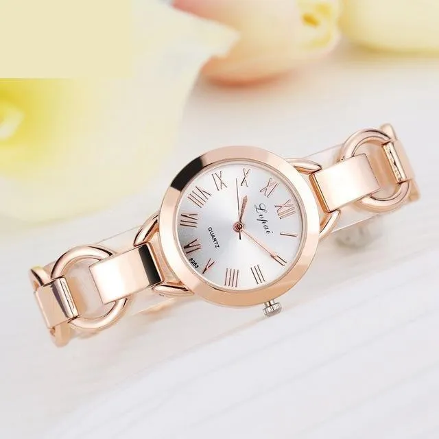 Women's Classic Fashion Gold Alloy Luxury Quartz Bracelet Watches